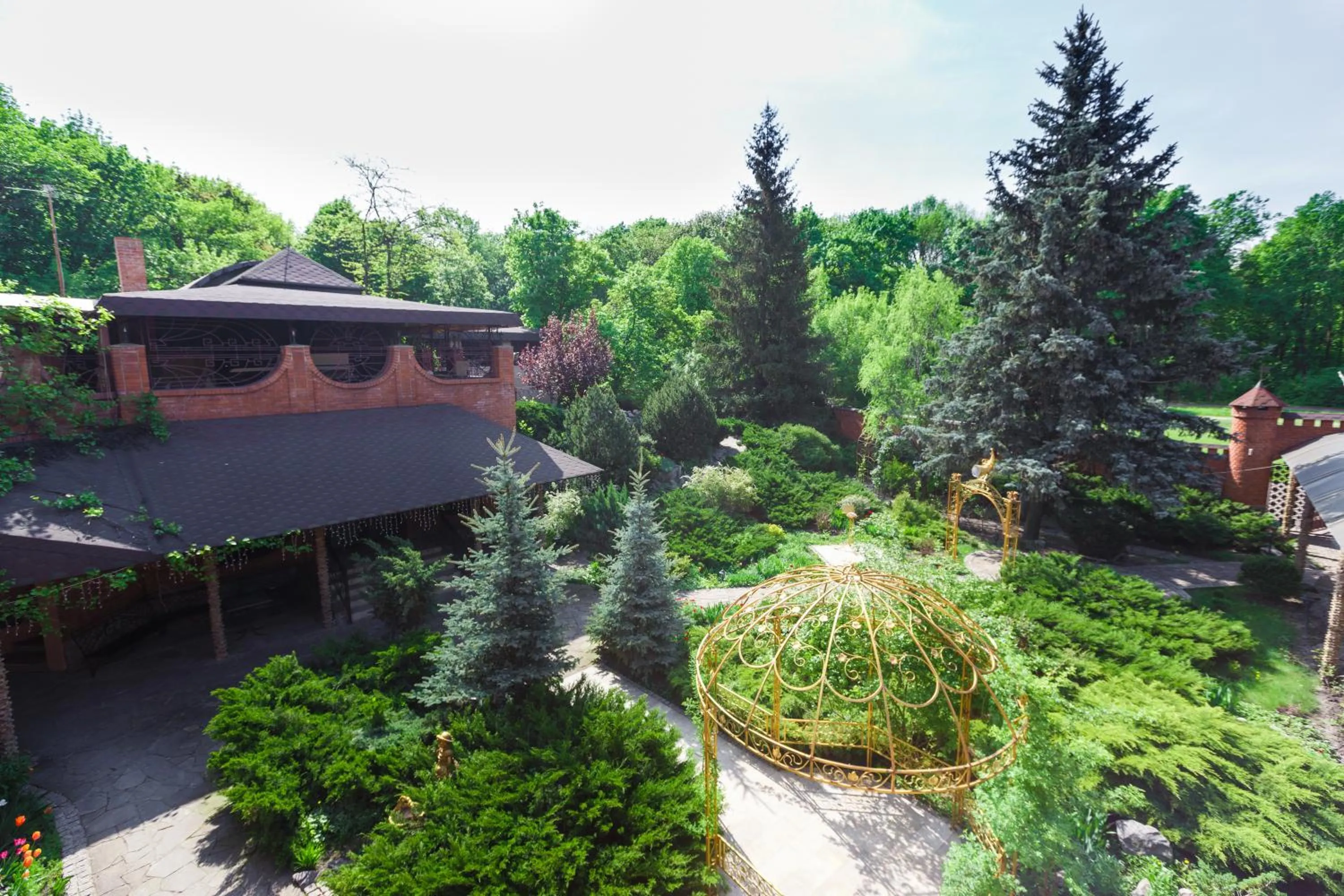 Garden view in Britaniya