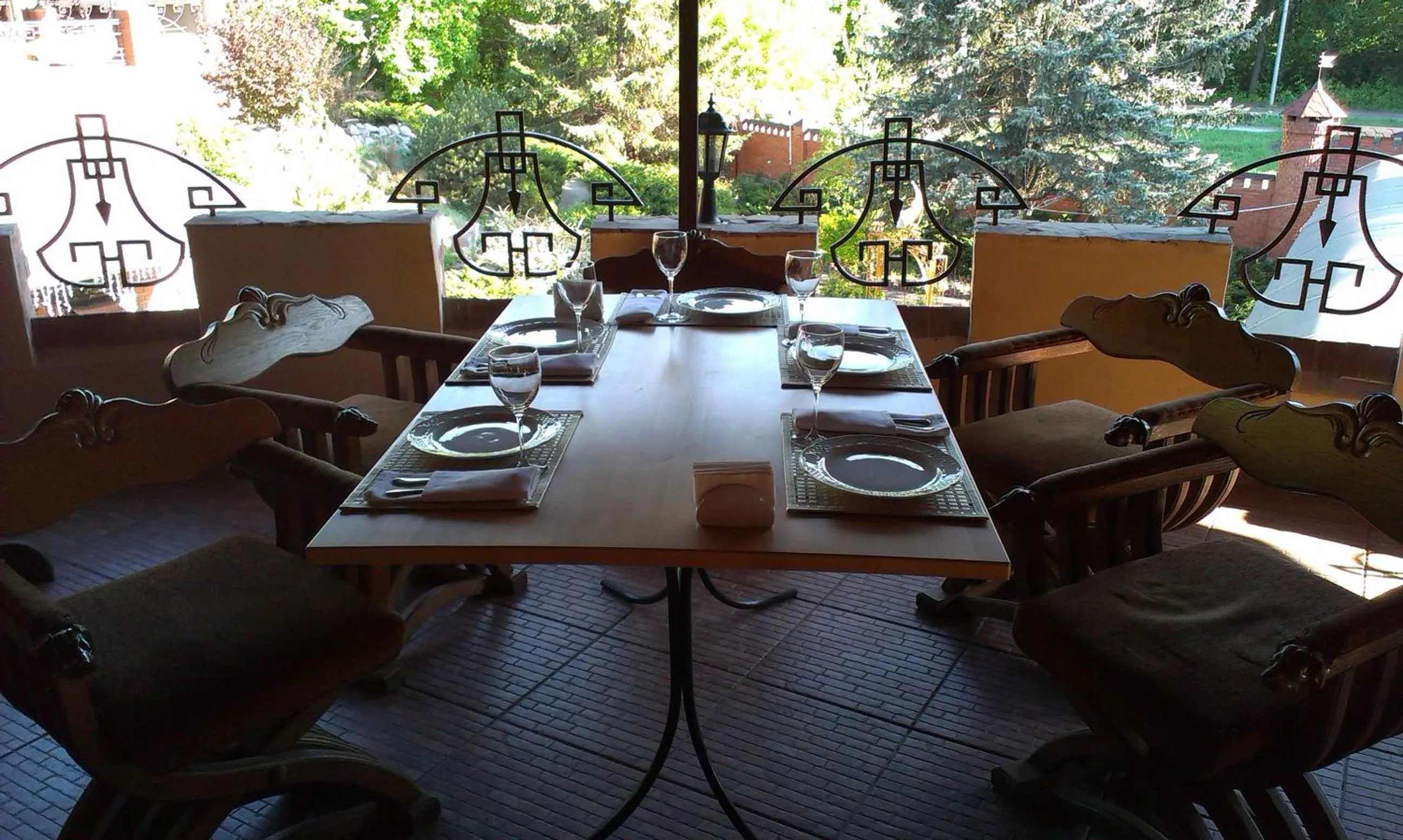 Restaurant/places to eat in Britaniya