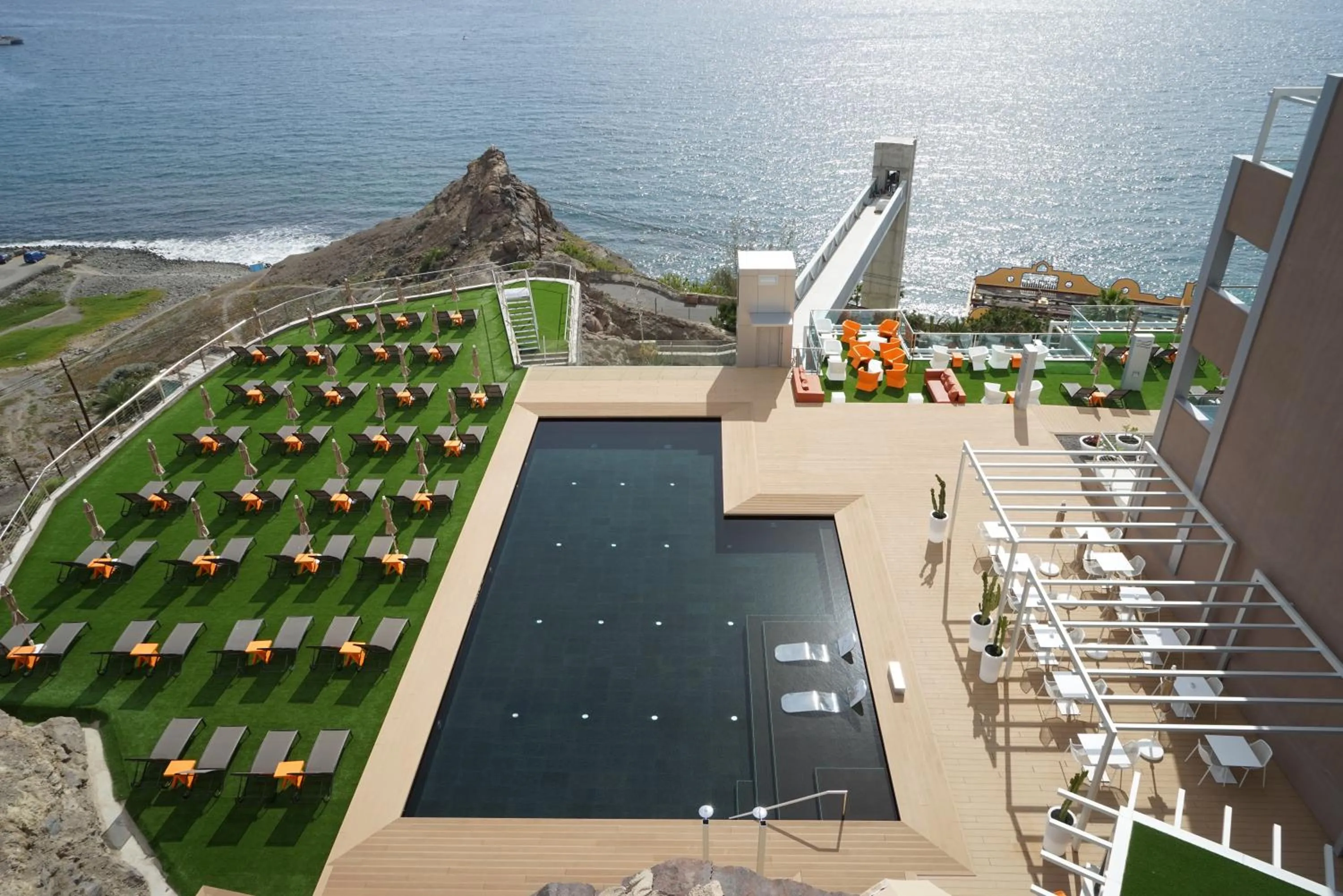 Swimming pool in Riviera Vista