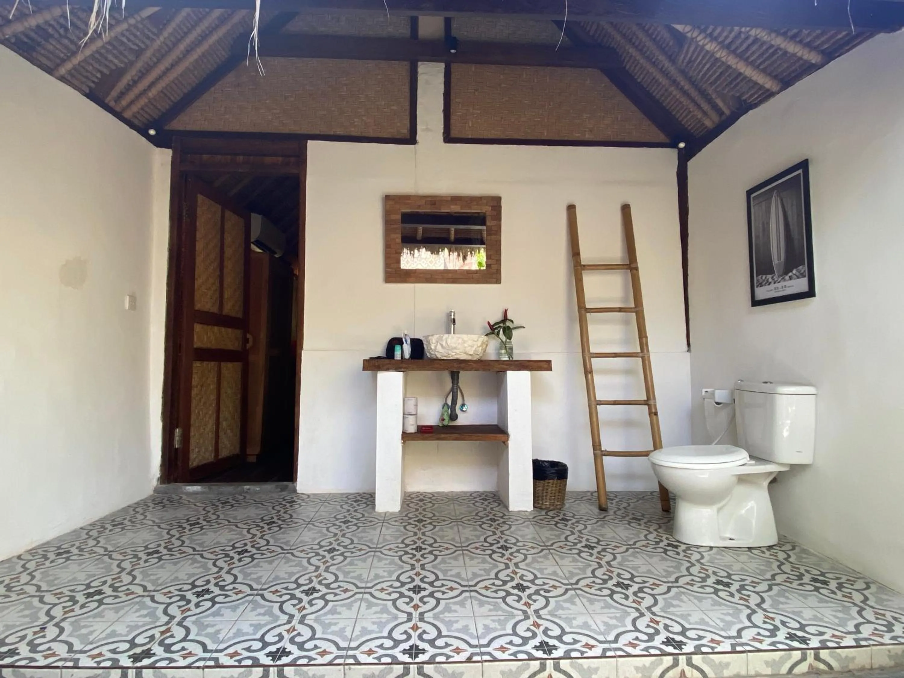 Flower Bud Bungalow Balangan