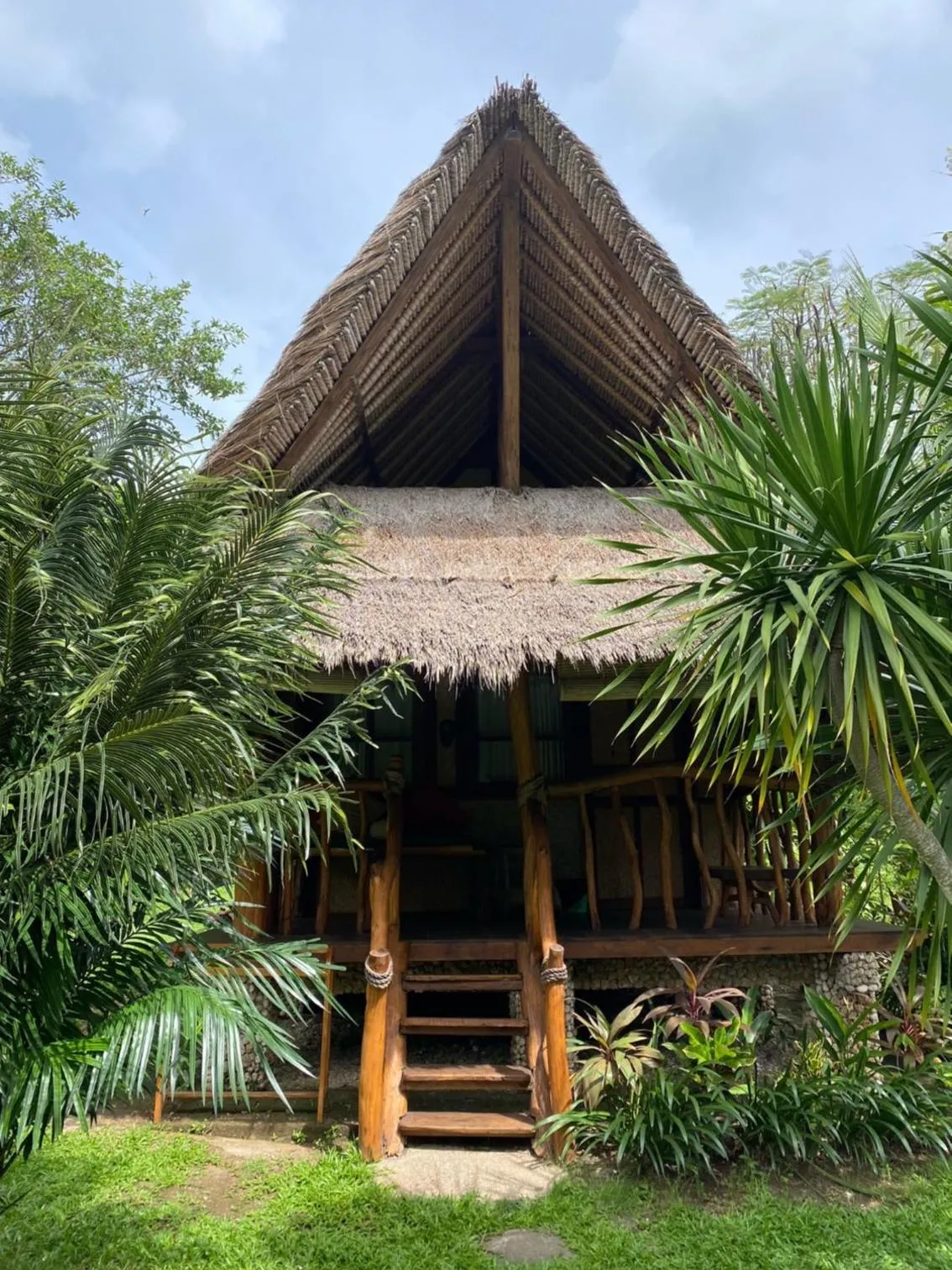 Flower Bud Bungalow Balangan