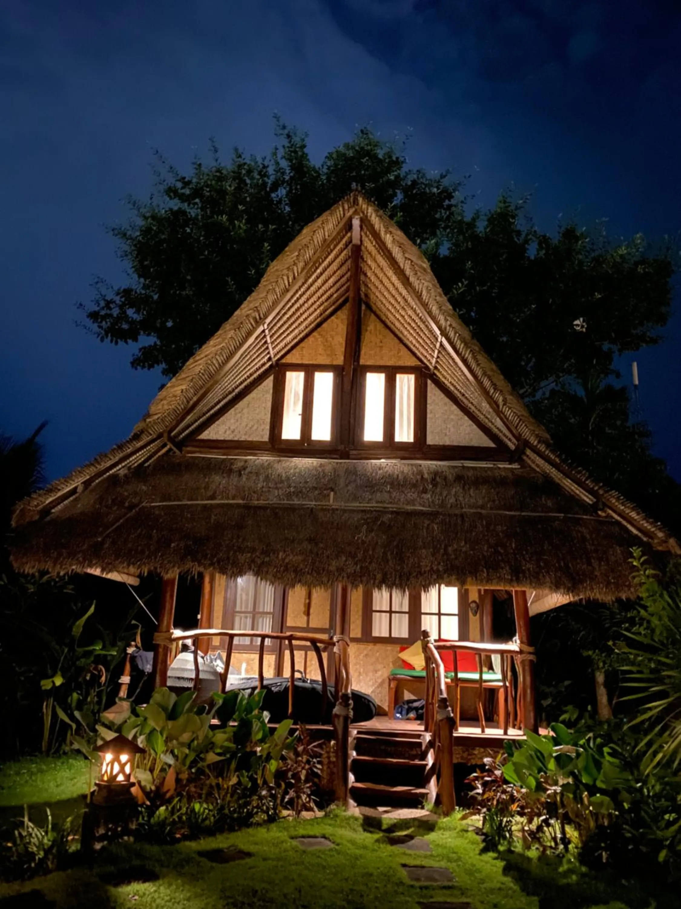 Flower Bud Bungalow Balangan