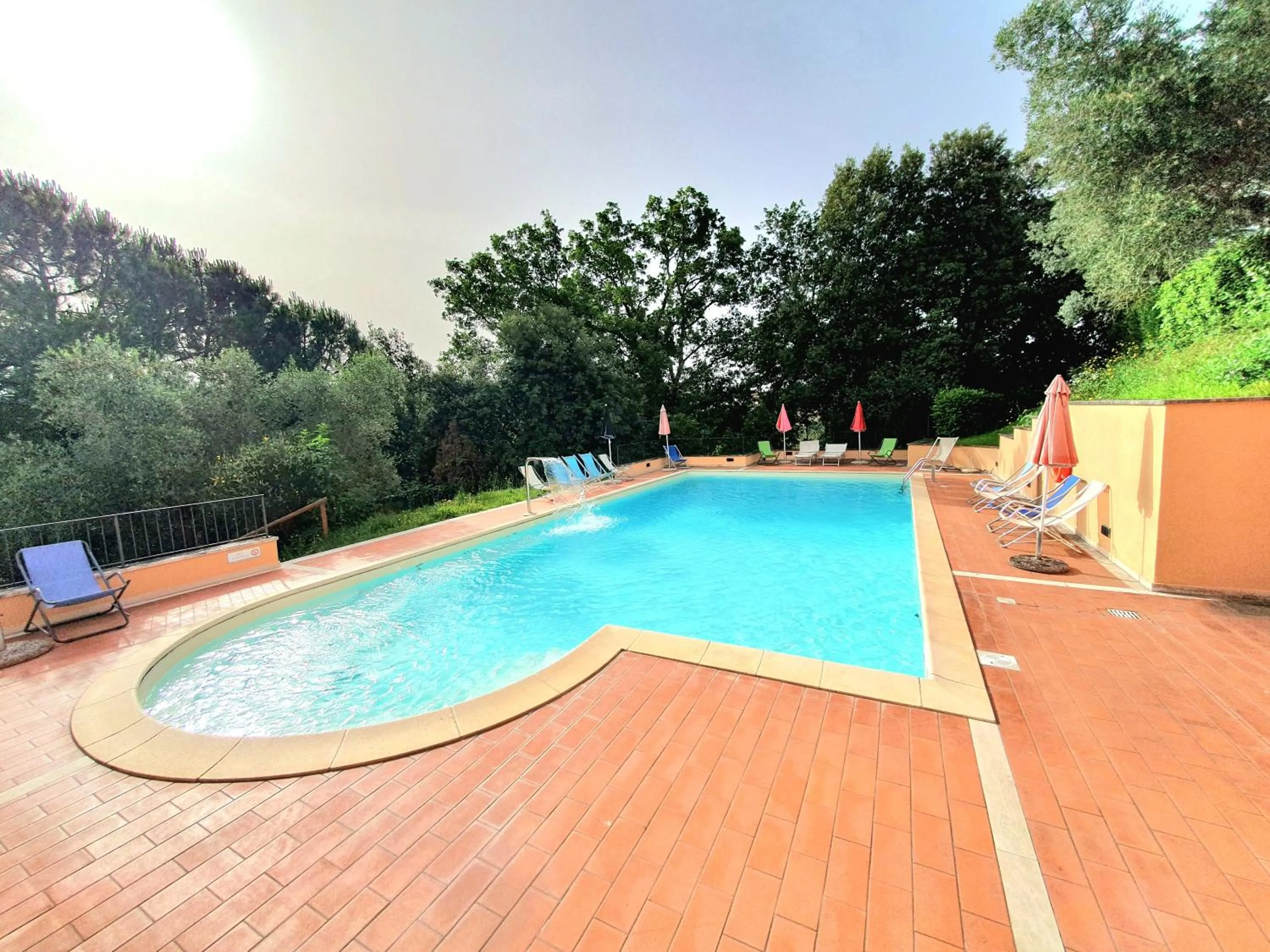 Swimming pool in Residence Le Meridiane