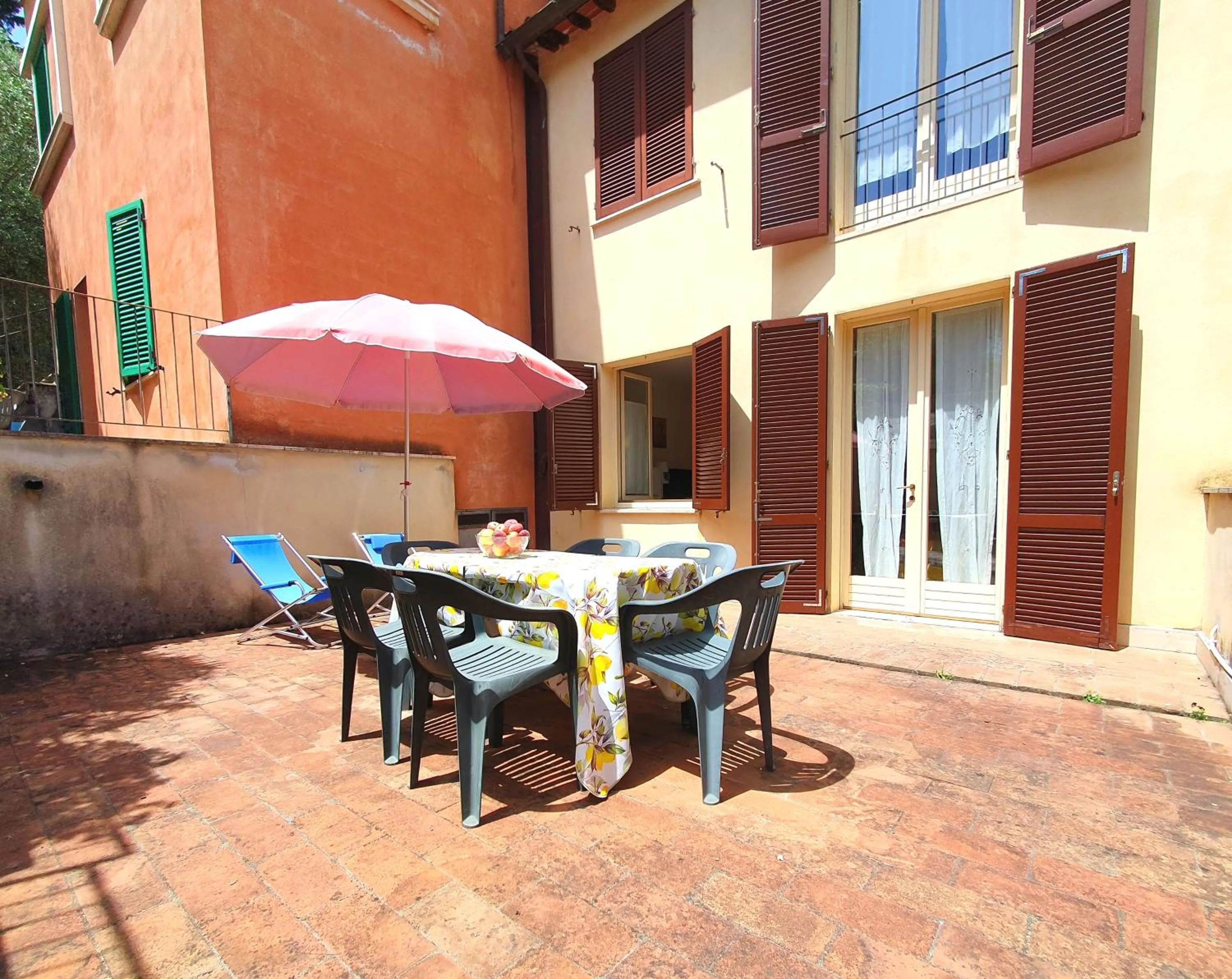 Patio in Residence Le Meridiane