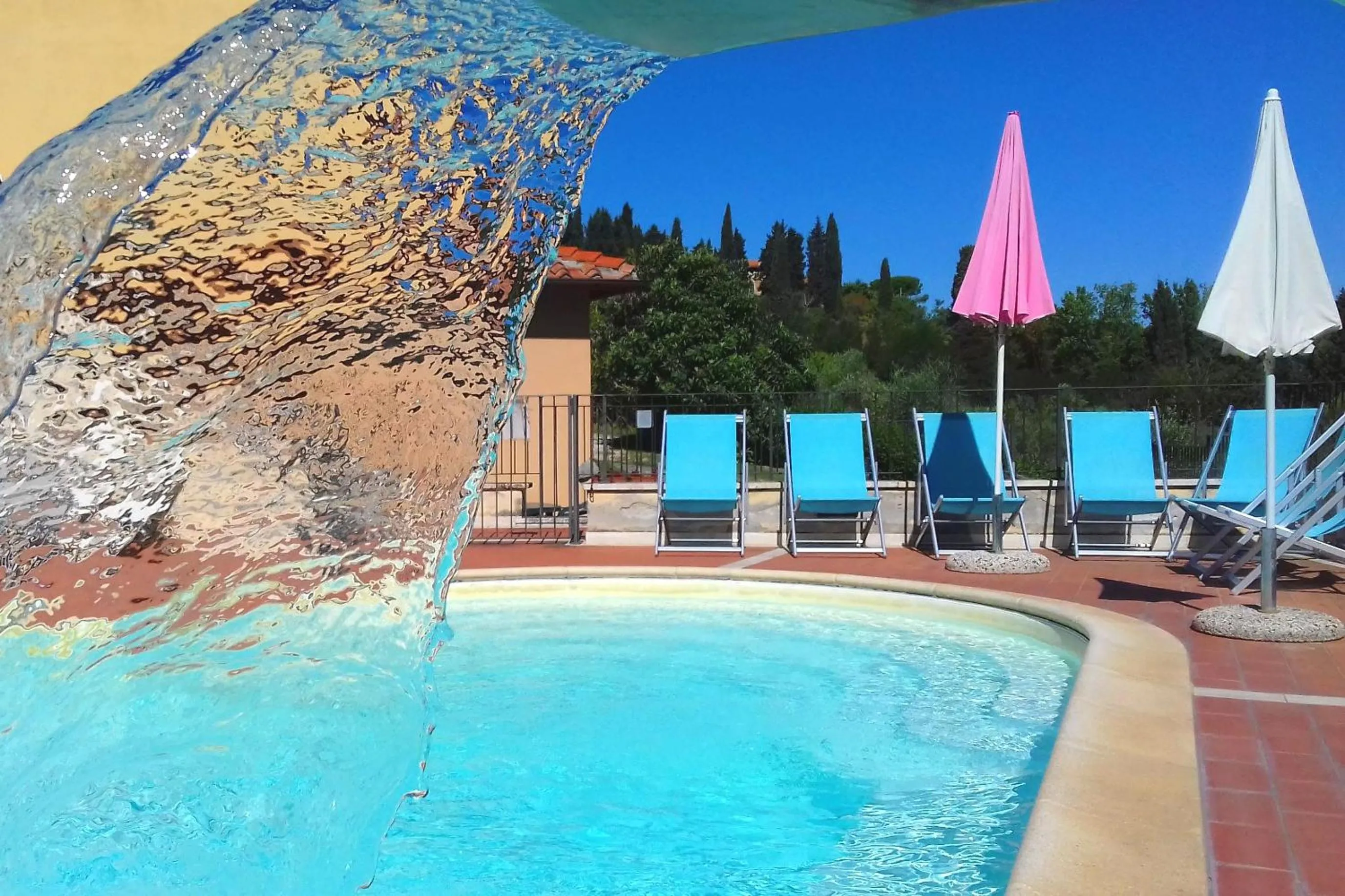 Swimming pool in Residence Le Meridiane