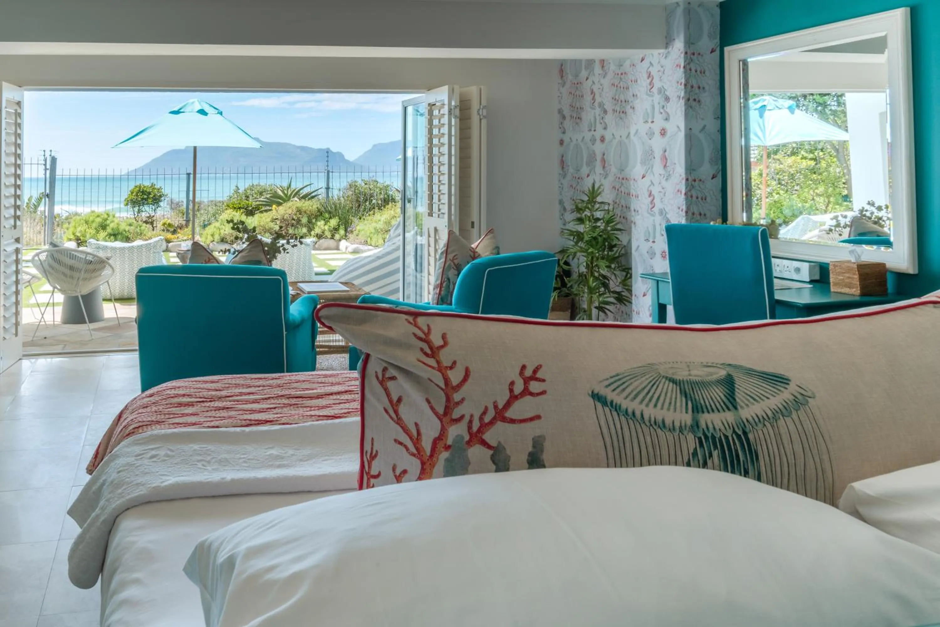 View (from property/room), Bed in Last Word Long Beach