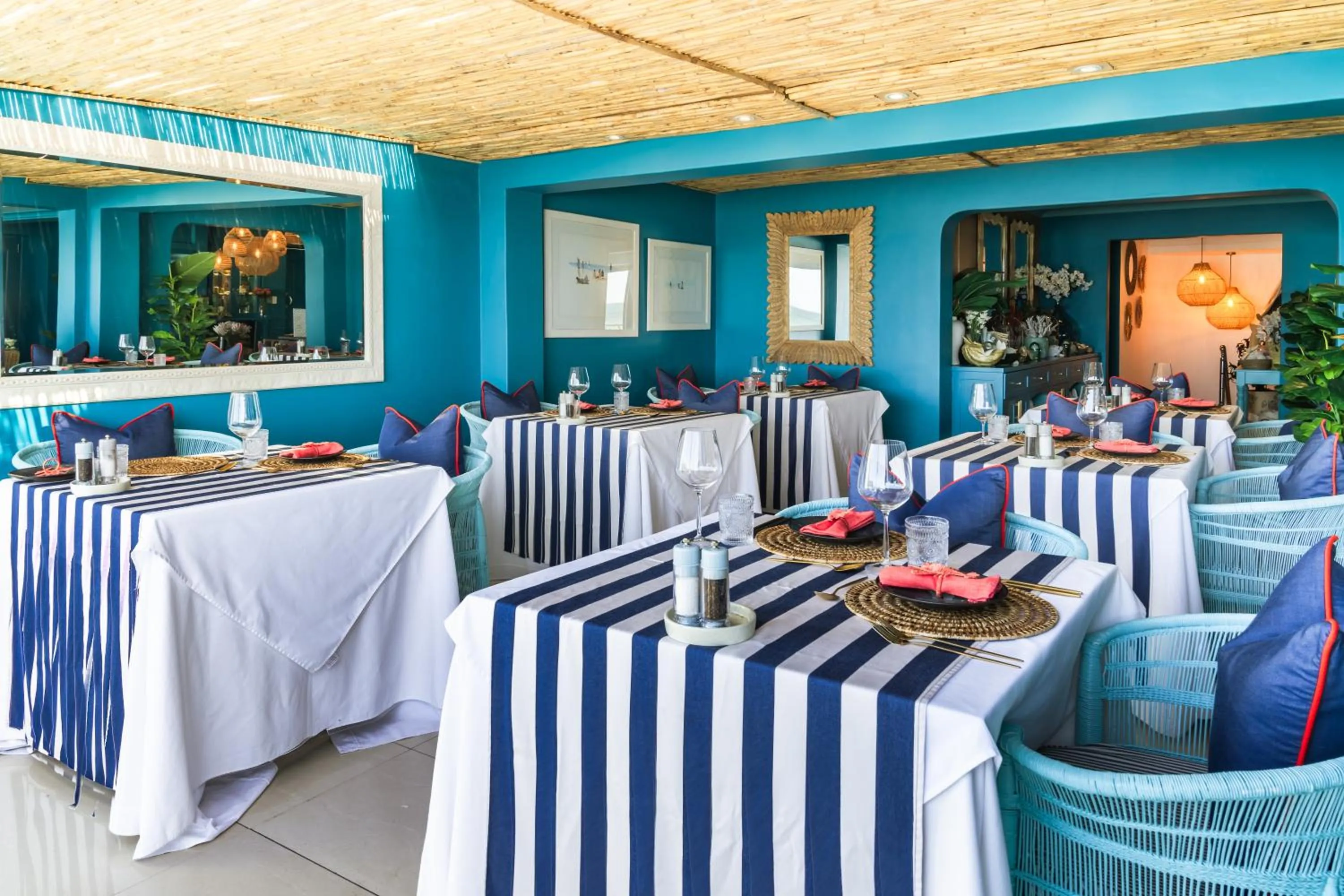 Restaurant/places to eat in Last Word Long Beach