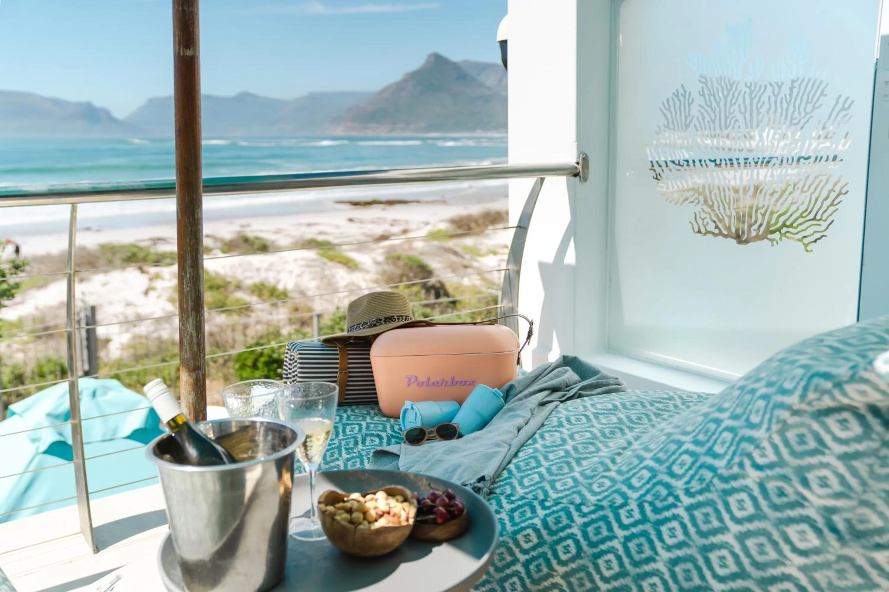 View (from property/room), Bed in Last Word Long Beach