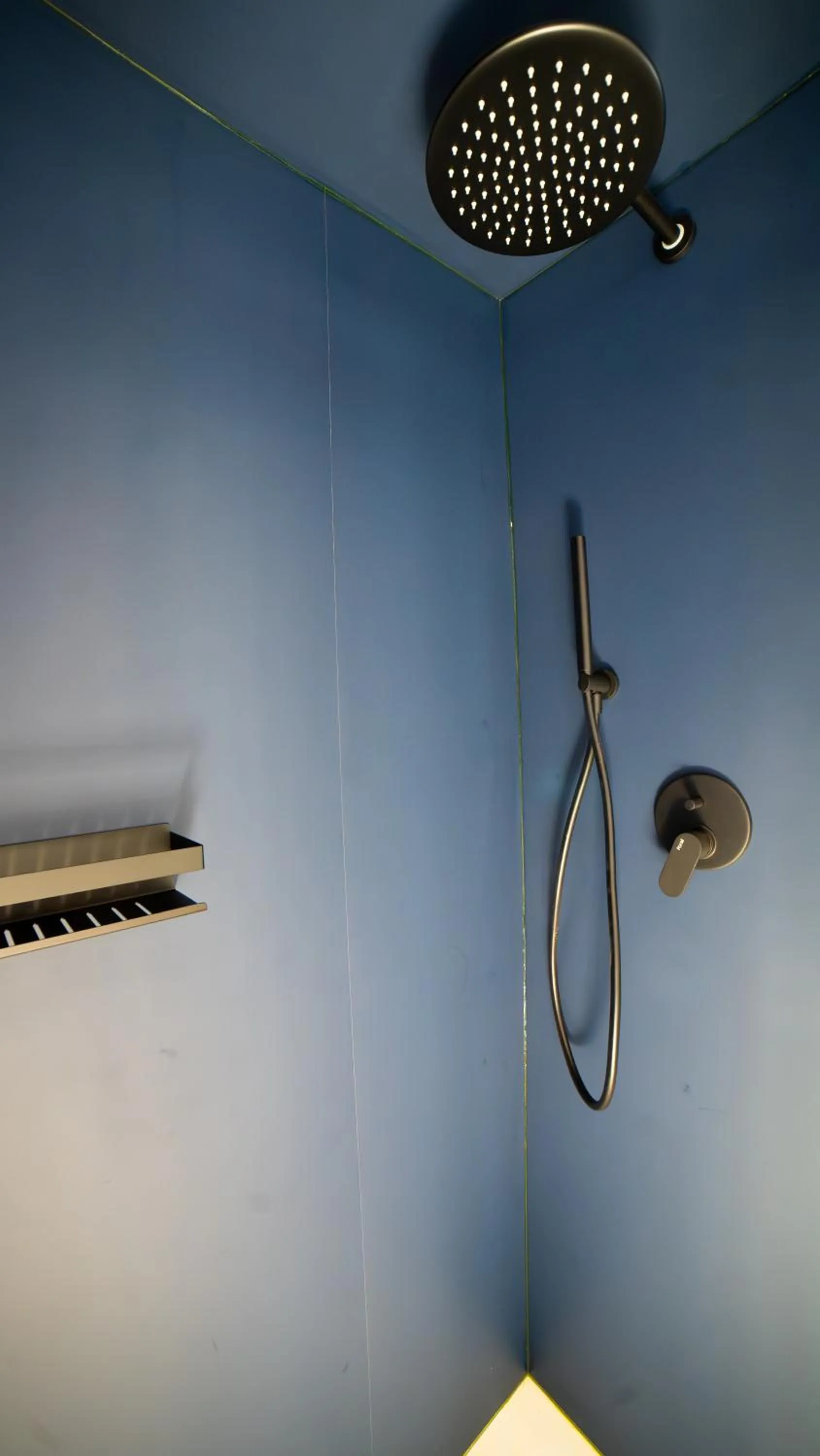 Shower in Concept Village Piccola Gardiola