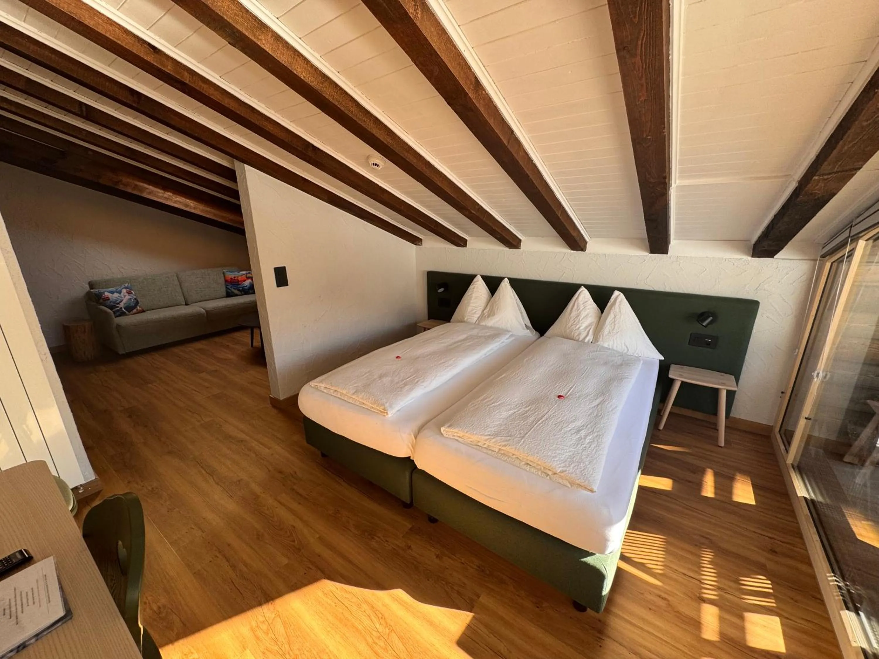 Photo of the whole room, Bed in Hotel Plateau Rosa