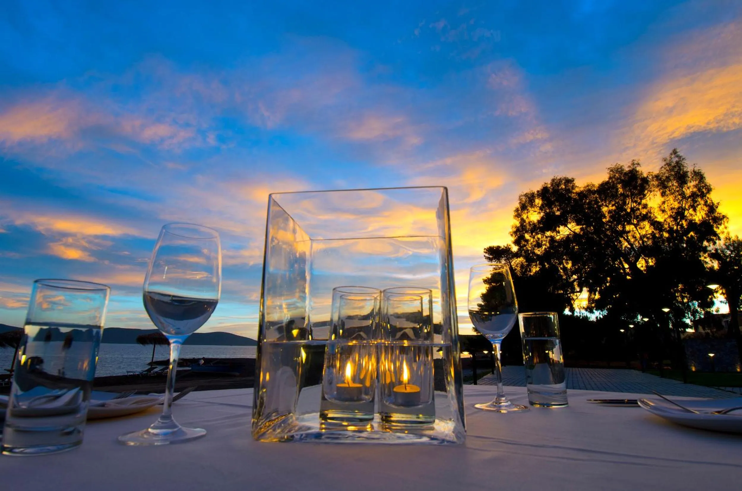 Restaurant/places to eat in Makis Inn Resort