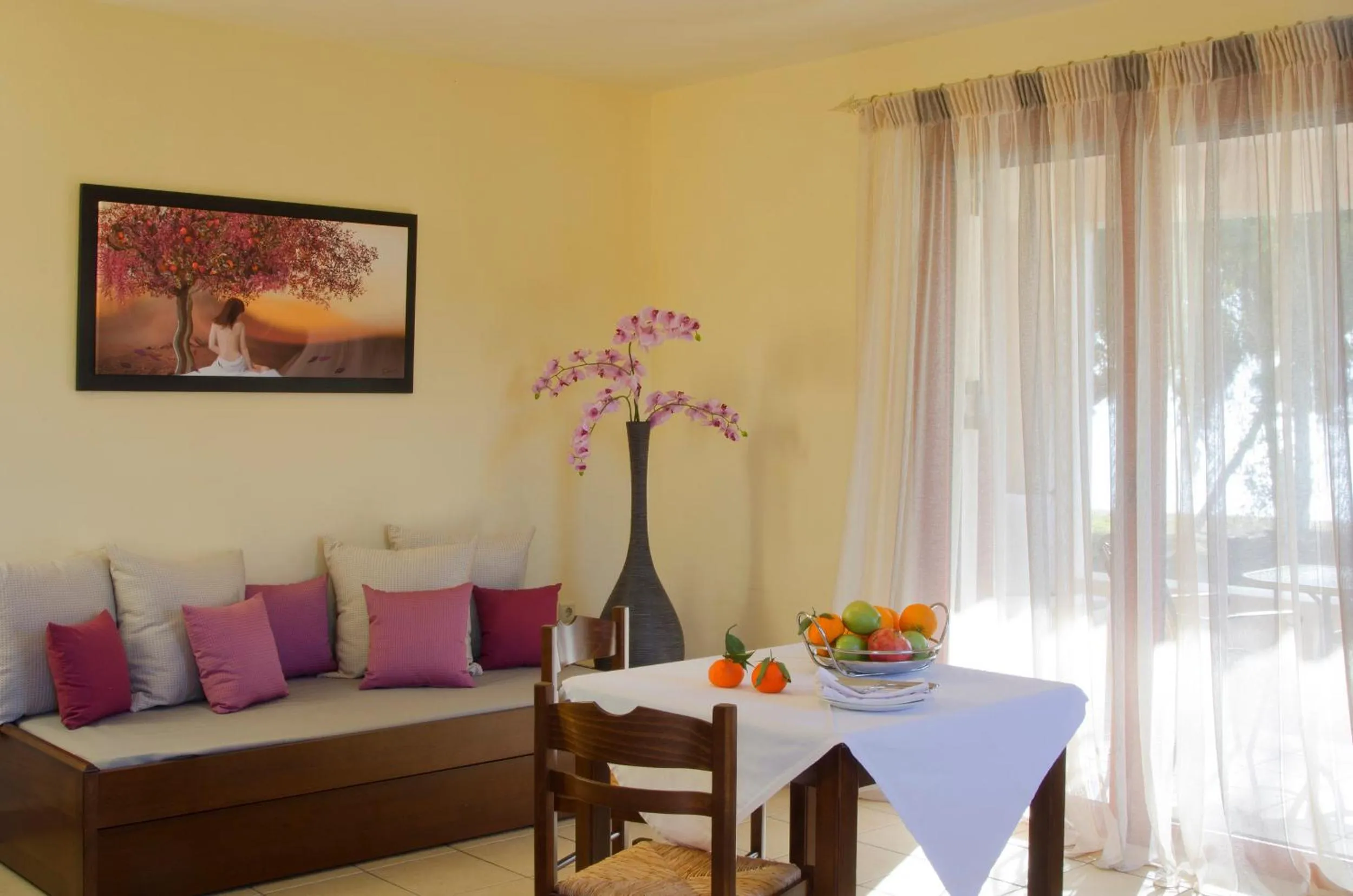 Seating area in Makis Inn Resort