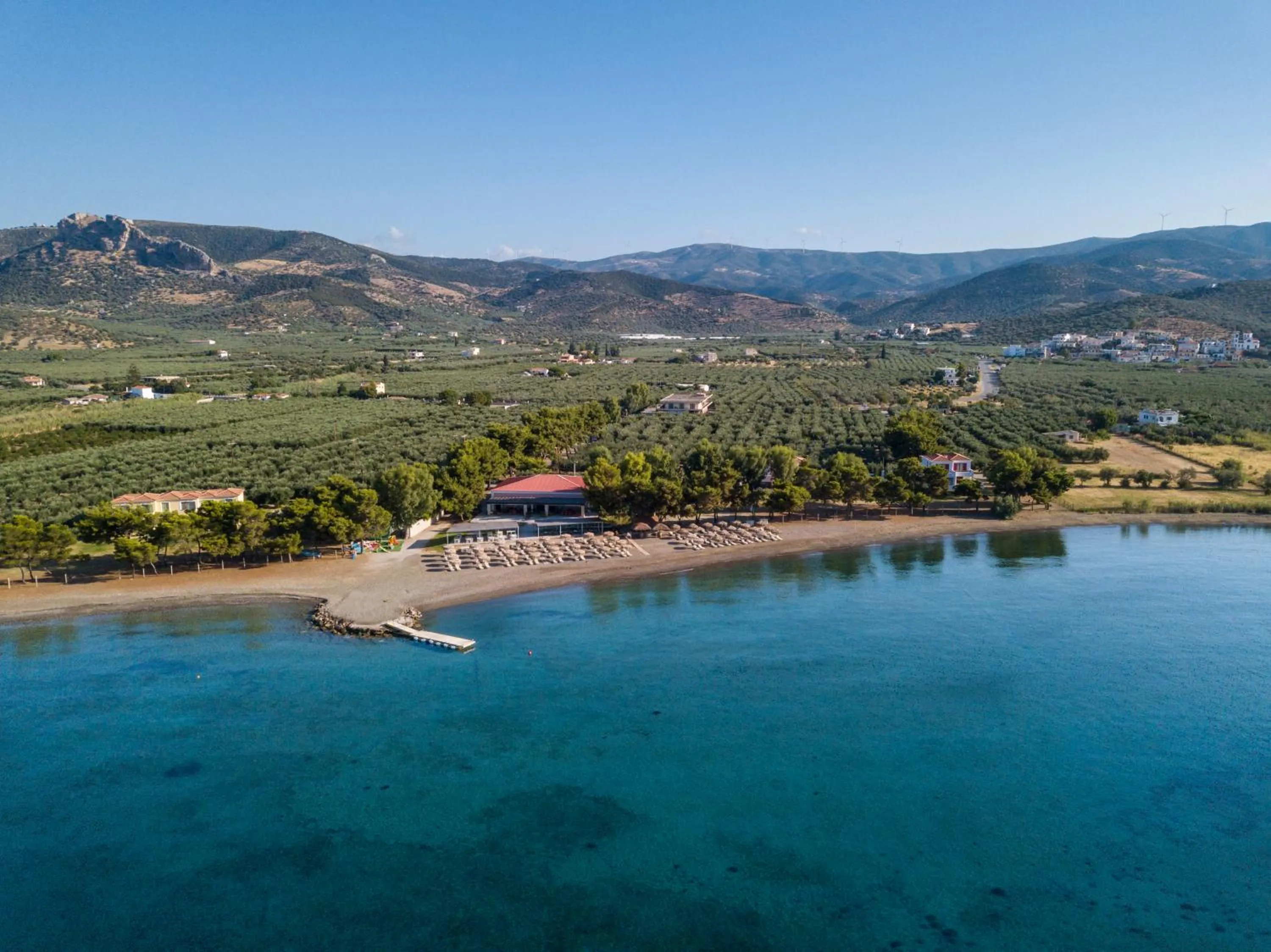 Restaurant/places to eat in Makis Inn Resort