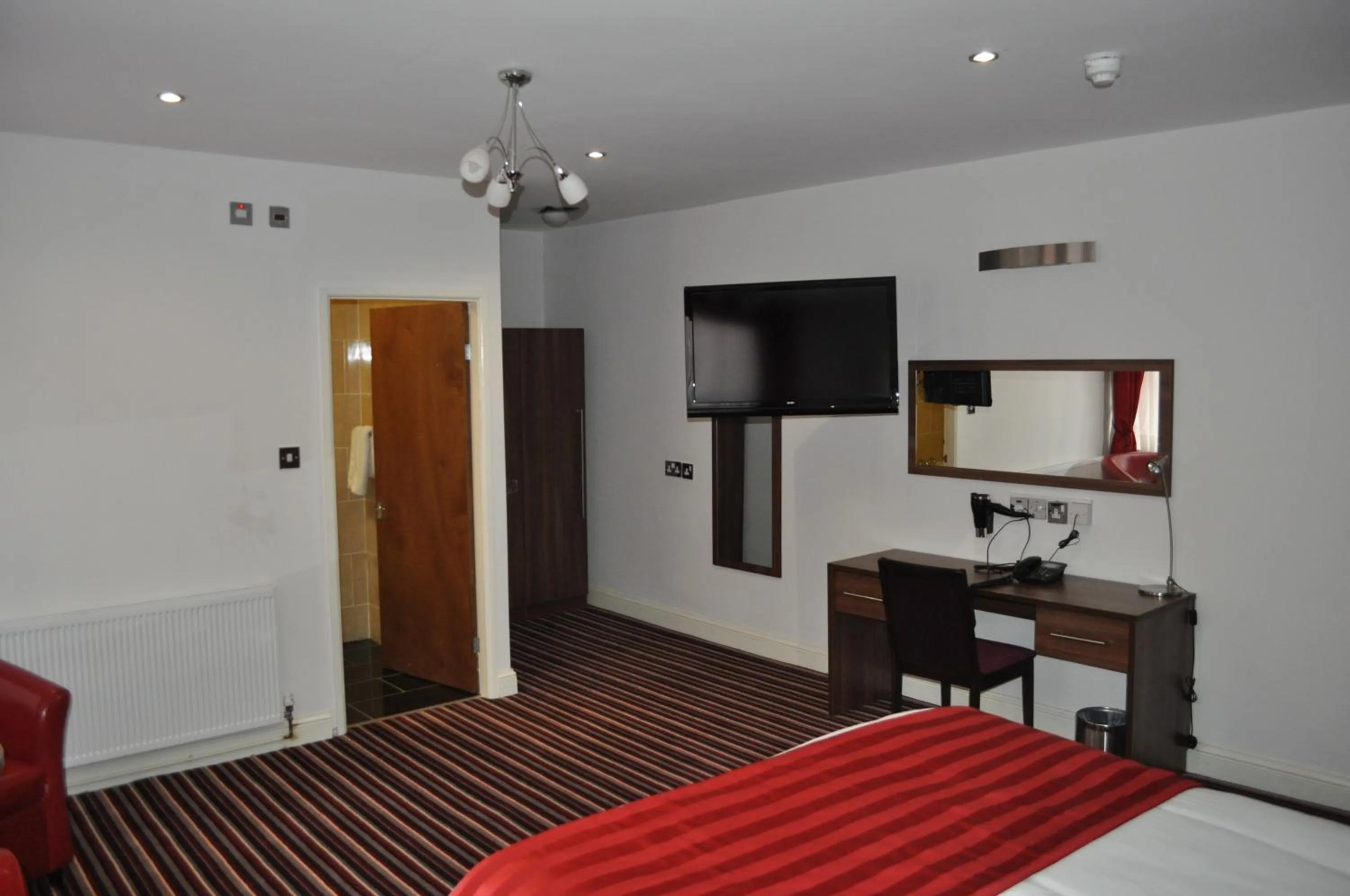 TV and multimedia, TV/Entertainment Center in The Collection Hotel Birmingham