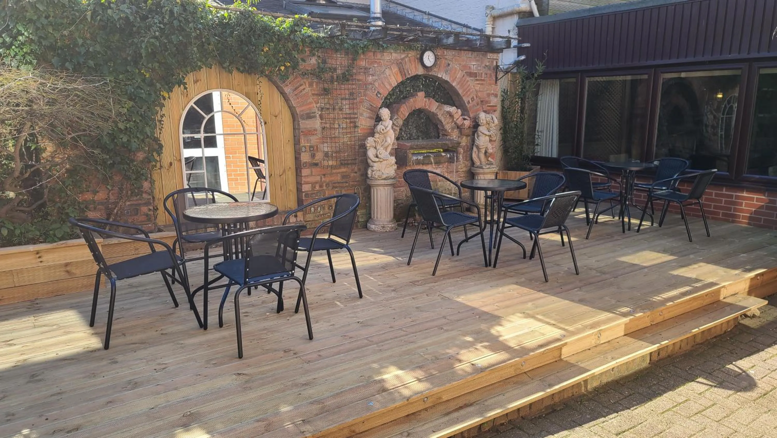 Patio in Cumbria Park Hotel