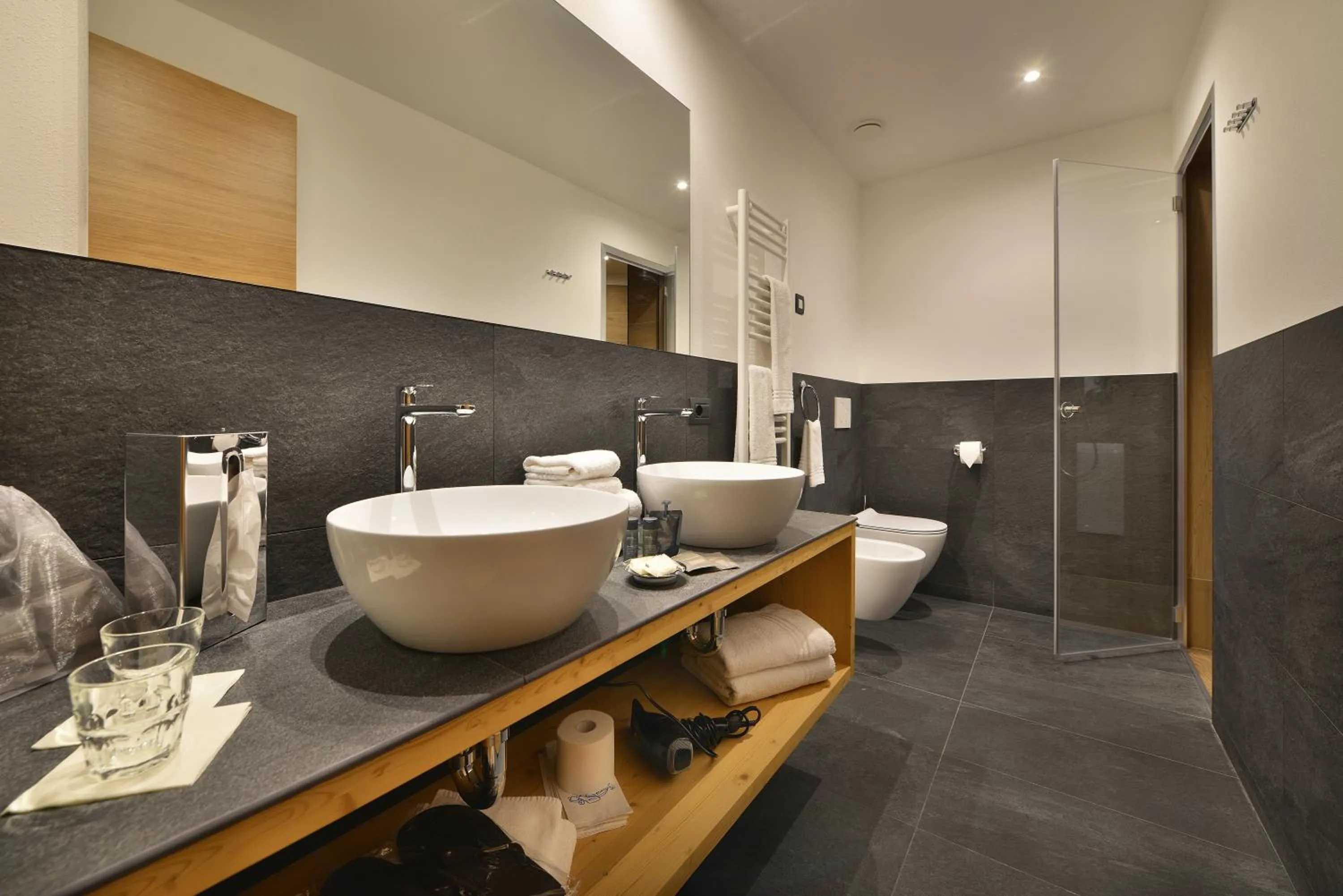 Bathroom in Hotel Bucaneve