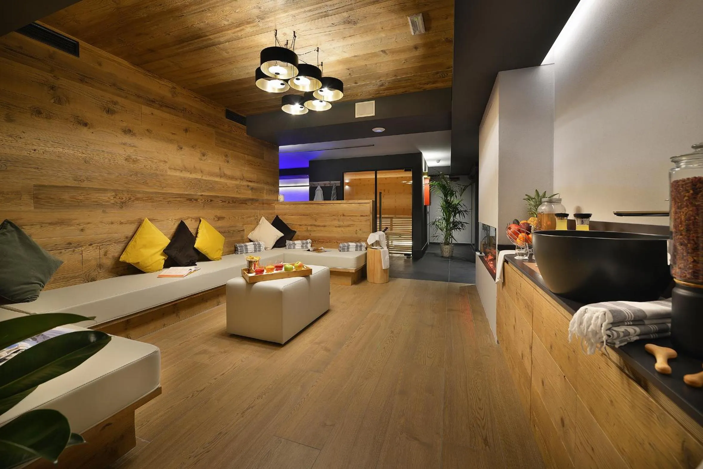 Spa and wellness centre/facilities in Hotel Bucaneve