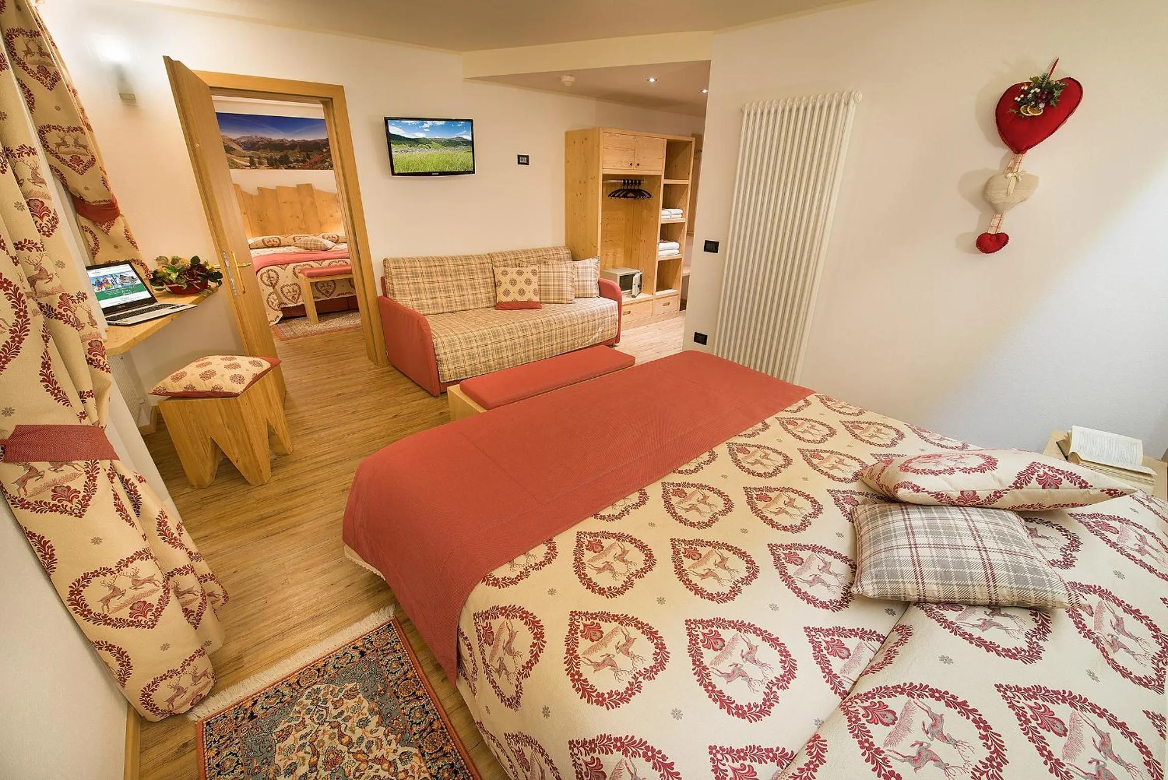 Bedroom, Bed in Hotel Bucaneve