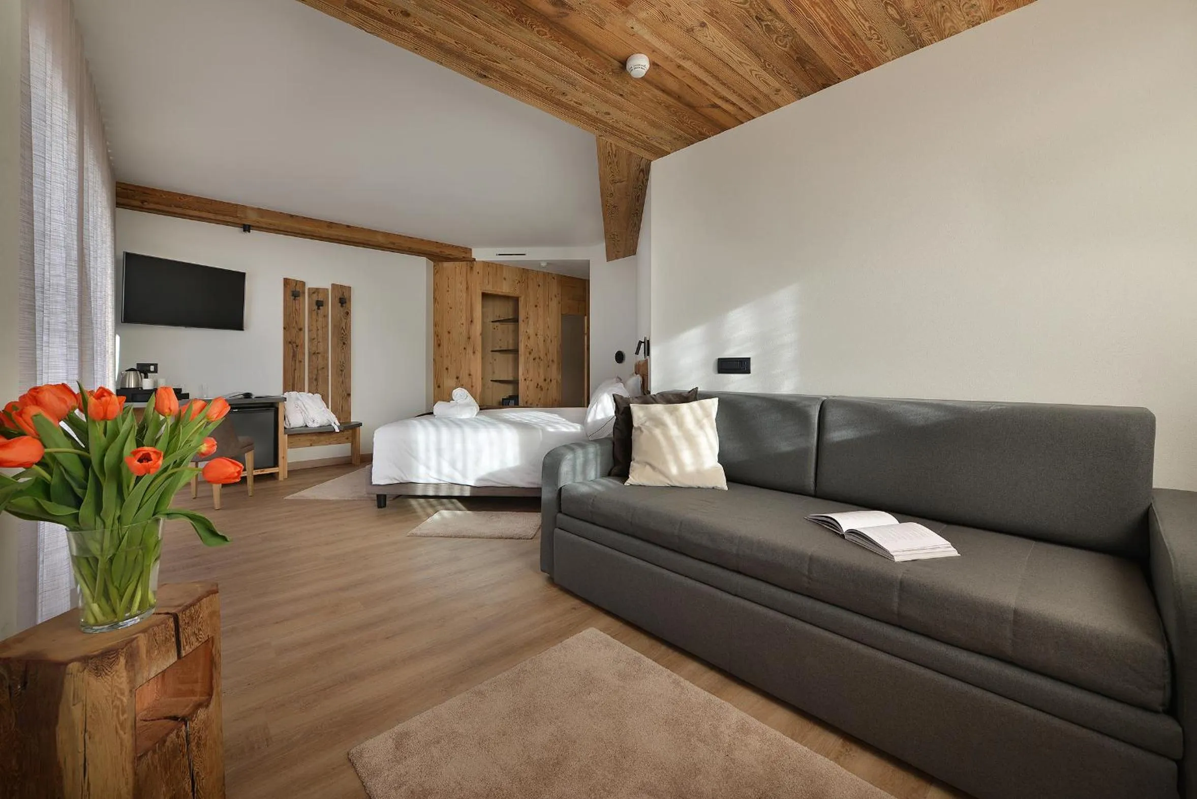 Photo of the whole room in Hotel Bucaneve