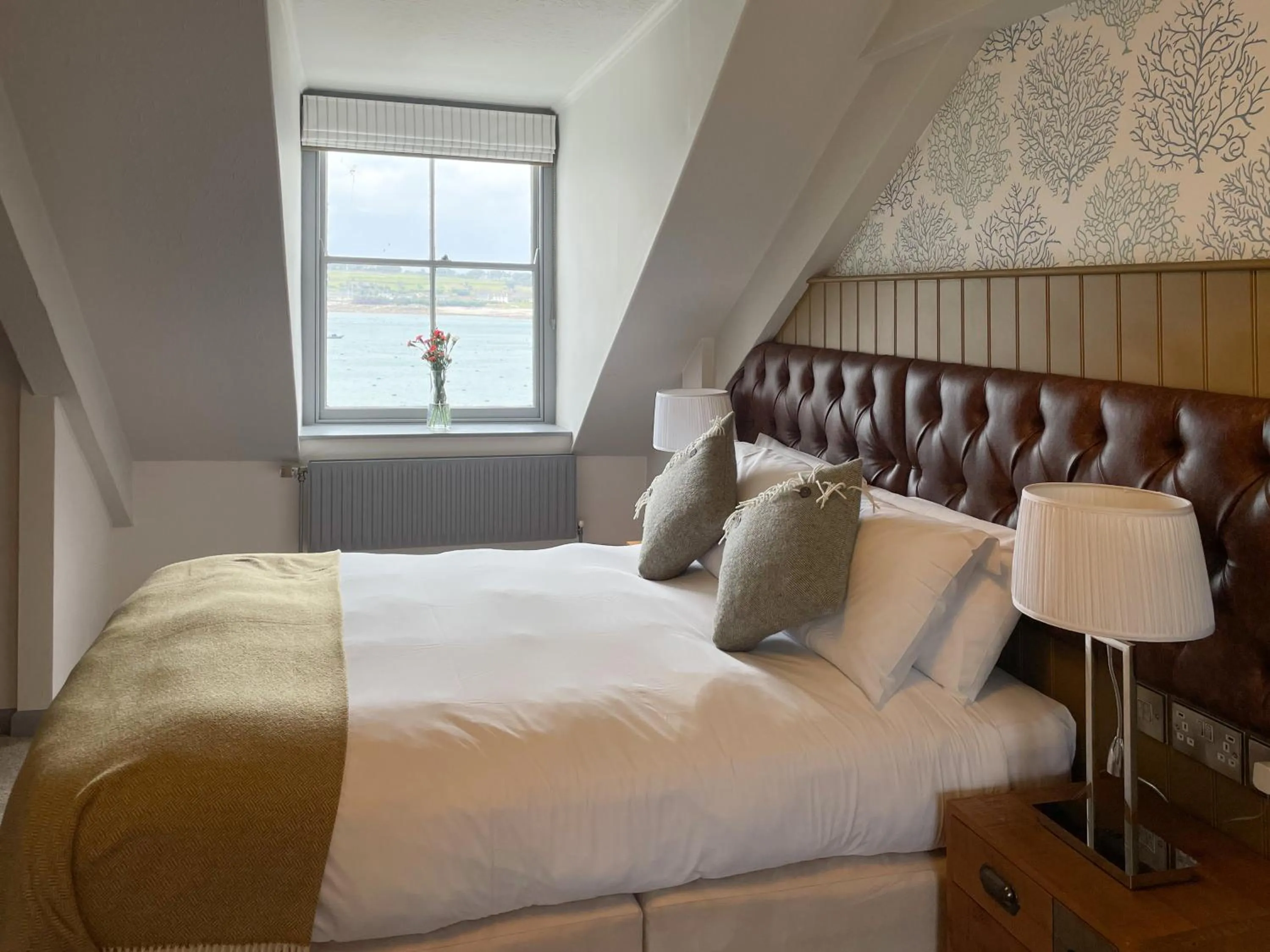 Photo of the whole room, Bed in The Atlantic