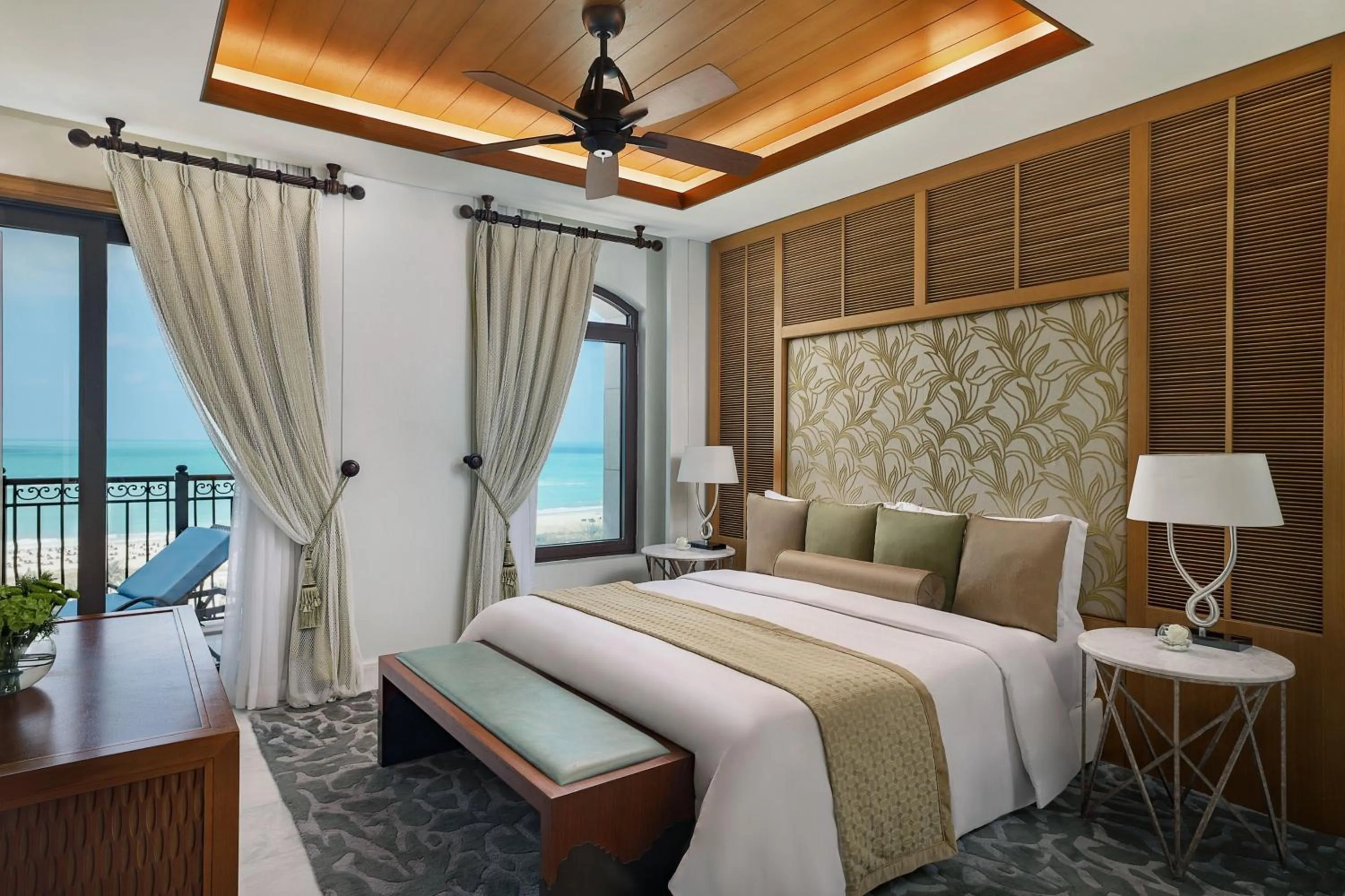 Bedroom, Bed in The St. Regis Saadiyat Island Resort, Abu Dhabi