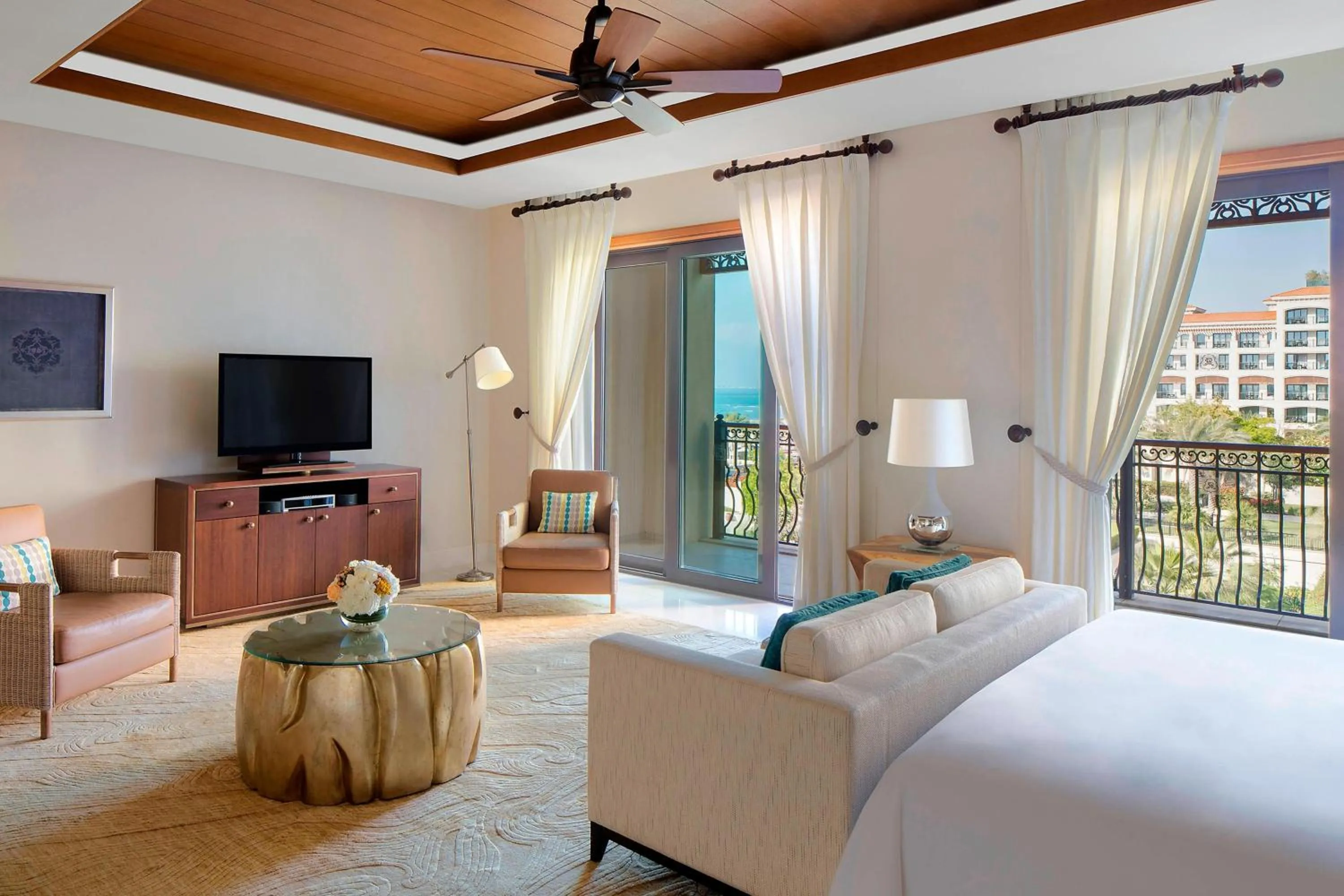 Bedroom, Bed in The St. Regis Saadiyat Island Resort, Abu Dhabi