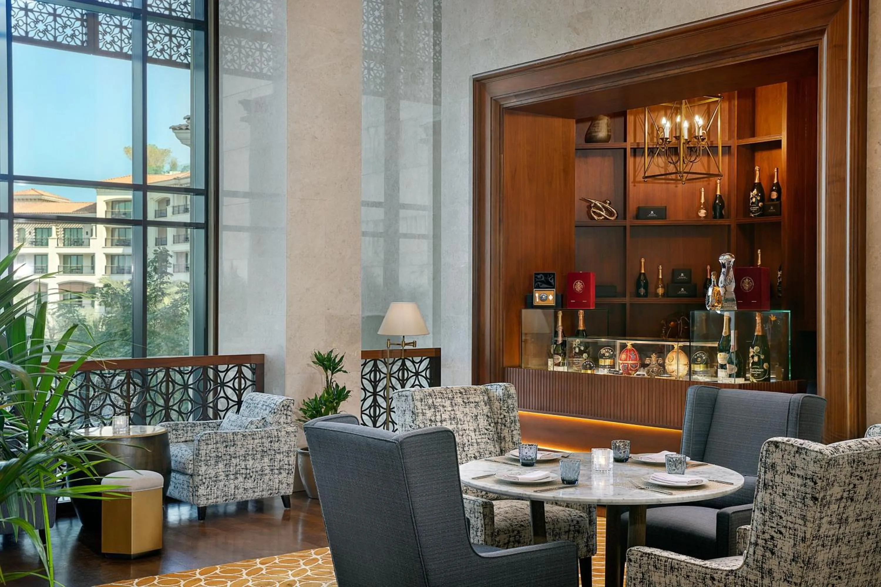 Lounge or bar in The St. Regis Saadiyat Island Resort, Abu Dhabi