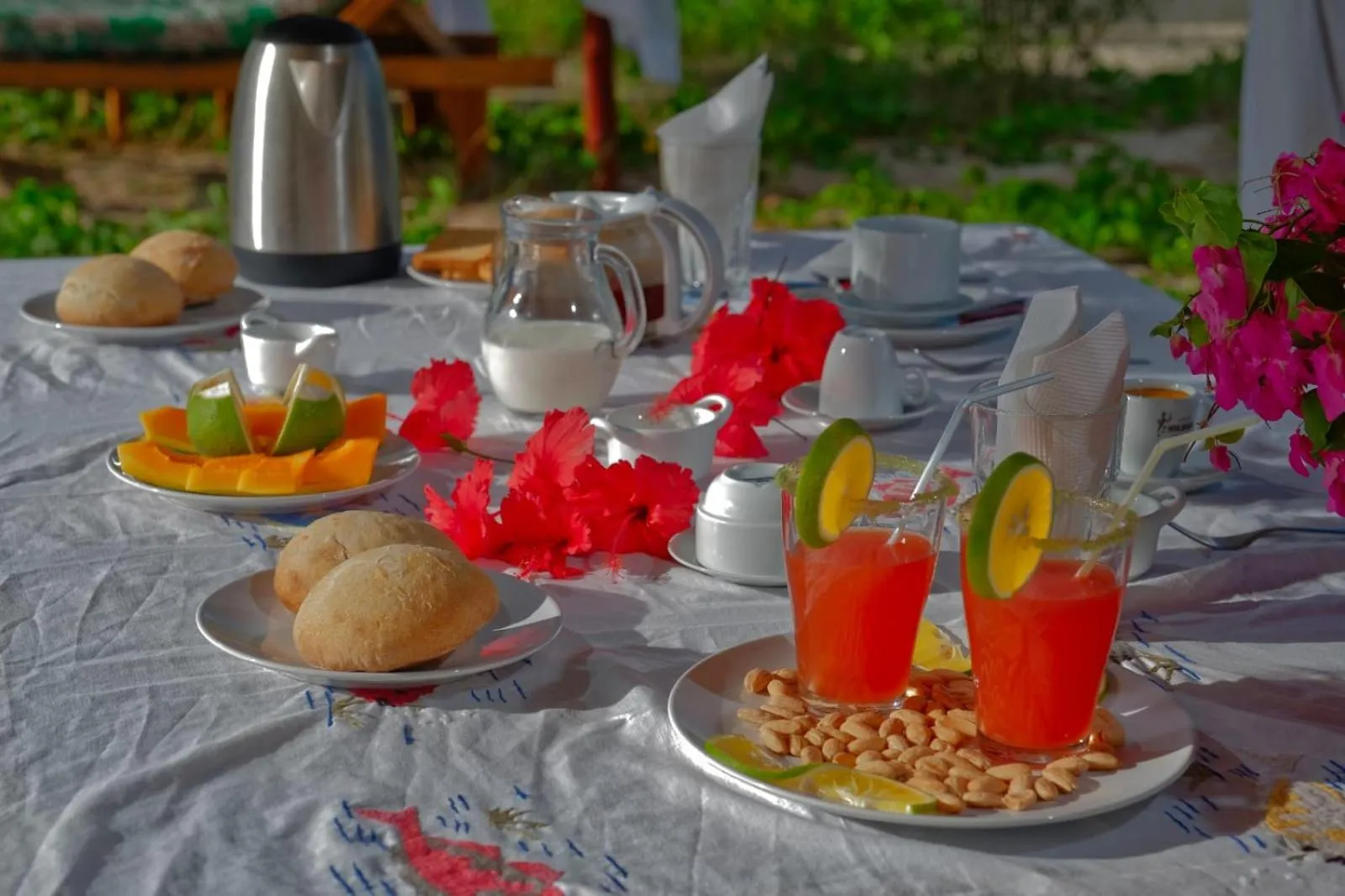 Breakfast in Emeraude Lodge