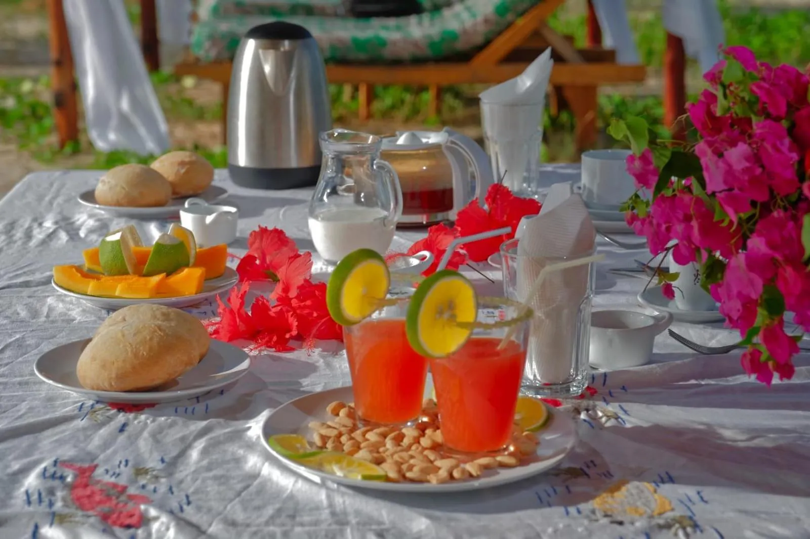Breakfast in Emeraude Lodge