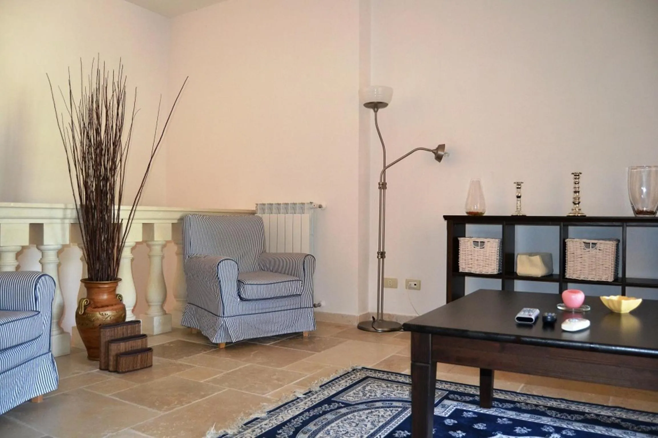 Communal lounge/ TV room in La Vigna Vecchia