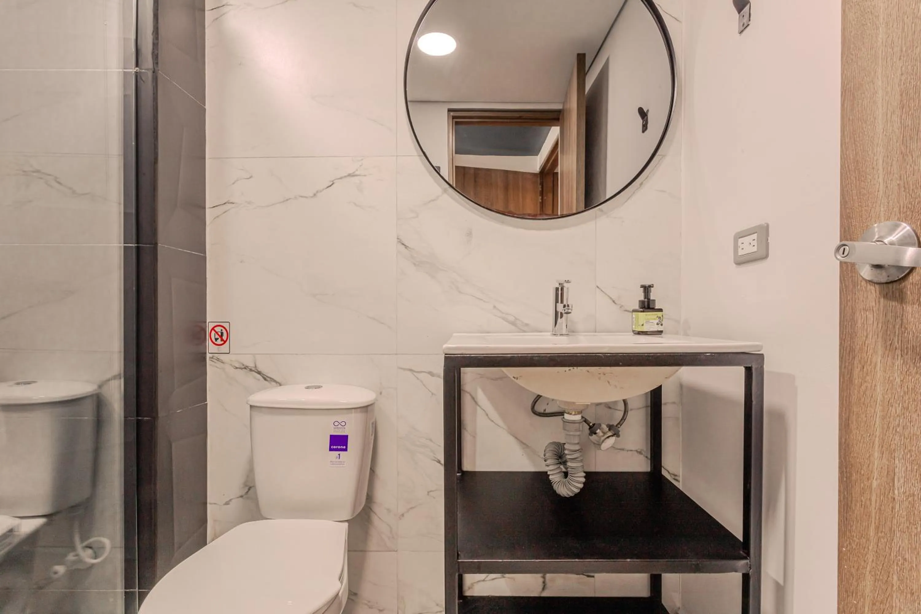 Bathroom in Soy Local Parque La 93