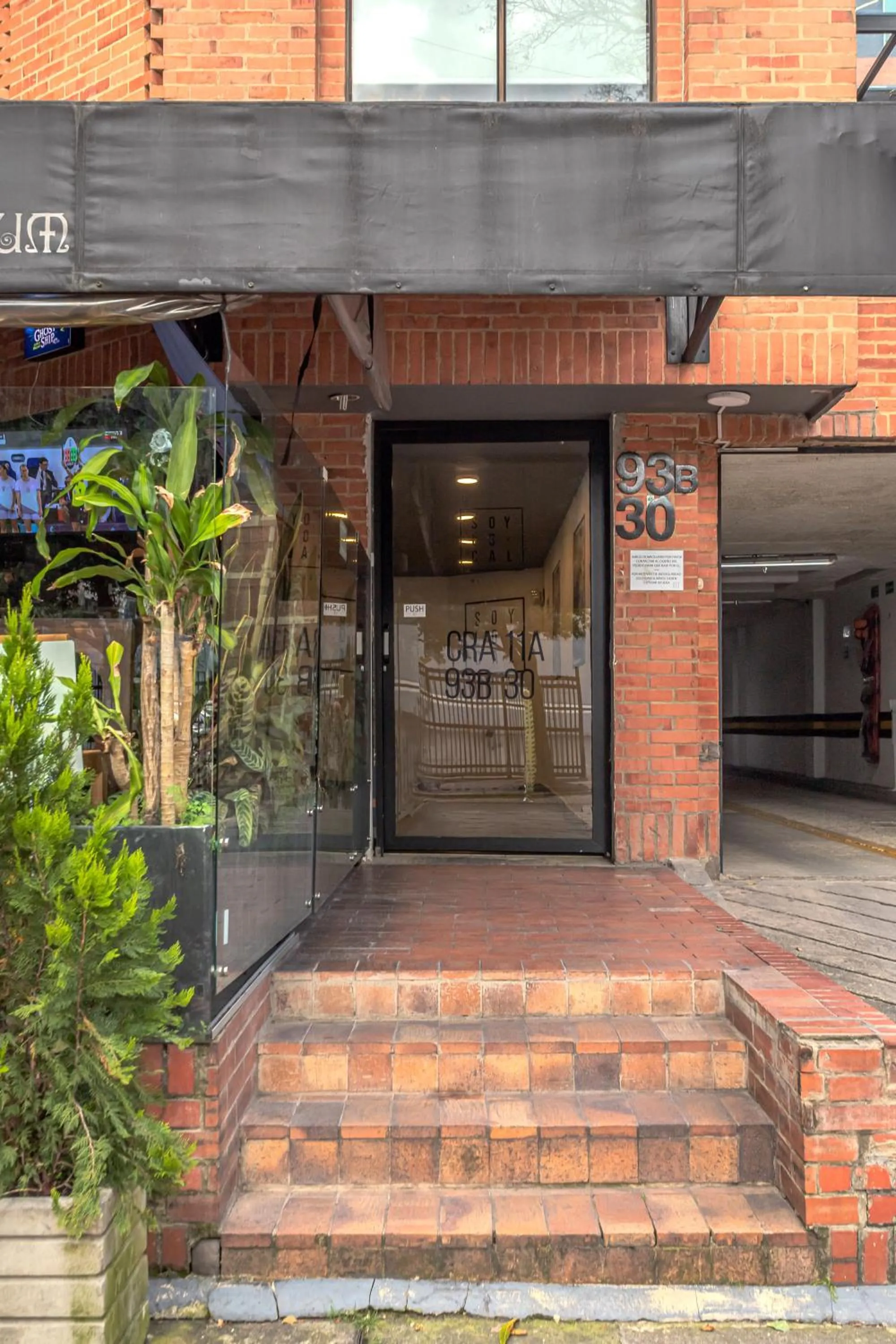 Facade/entrance in Soy Local Parque La 93