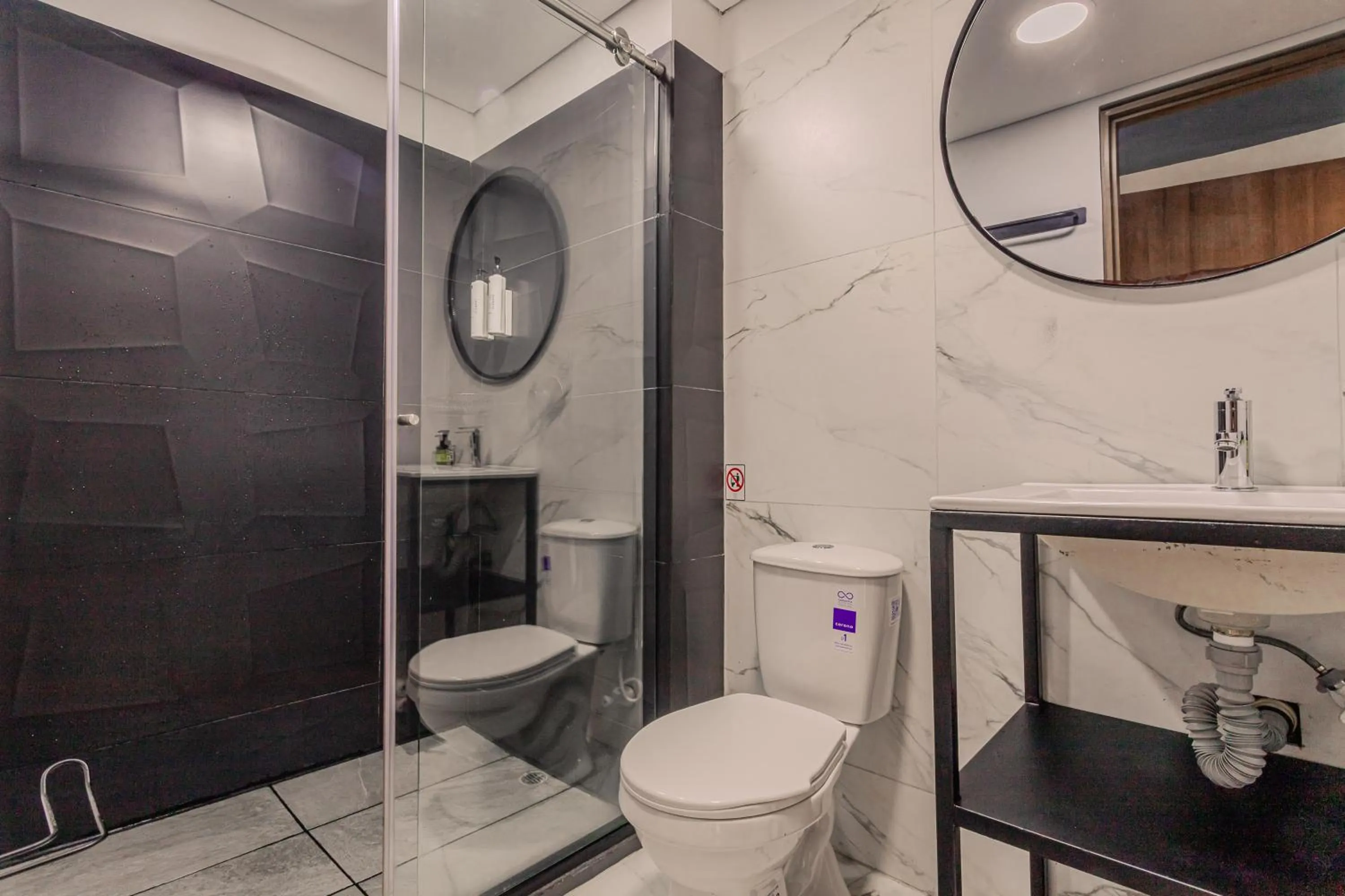 Bathroom in Soy Local Parque La 93