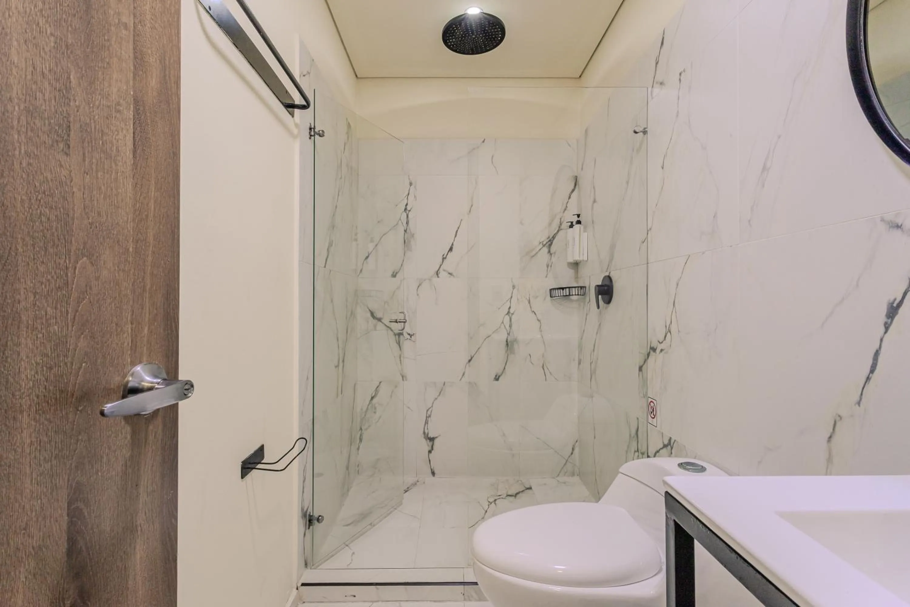 Bathroom in Soy Local Parque La 93