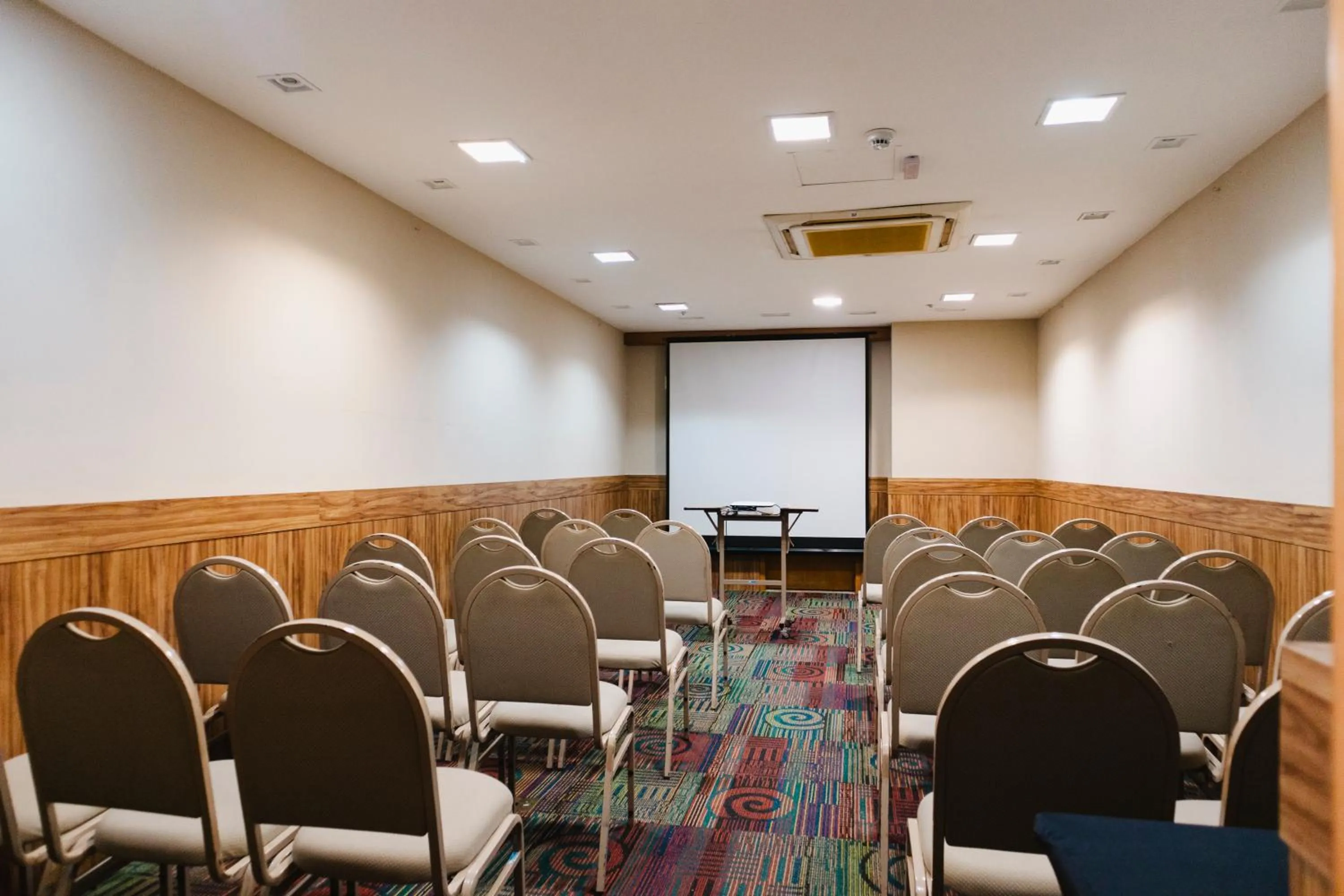 Meeting/conference room in Comfort Hotel Campos dos Goytacazes