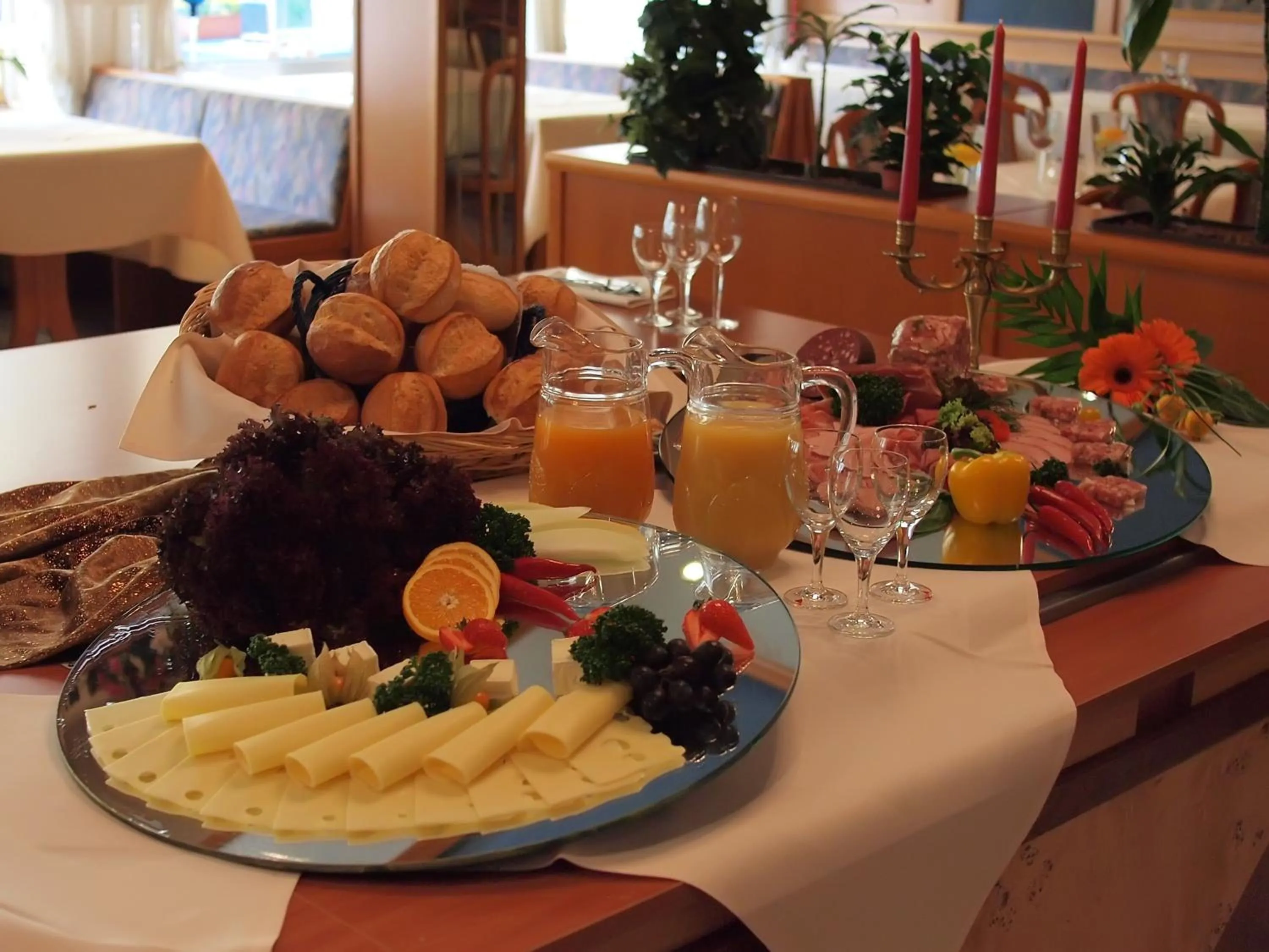 Buffet breakfast in Moselstern-Hotel "Weinhaus Fuhrmann"