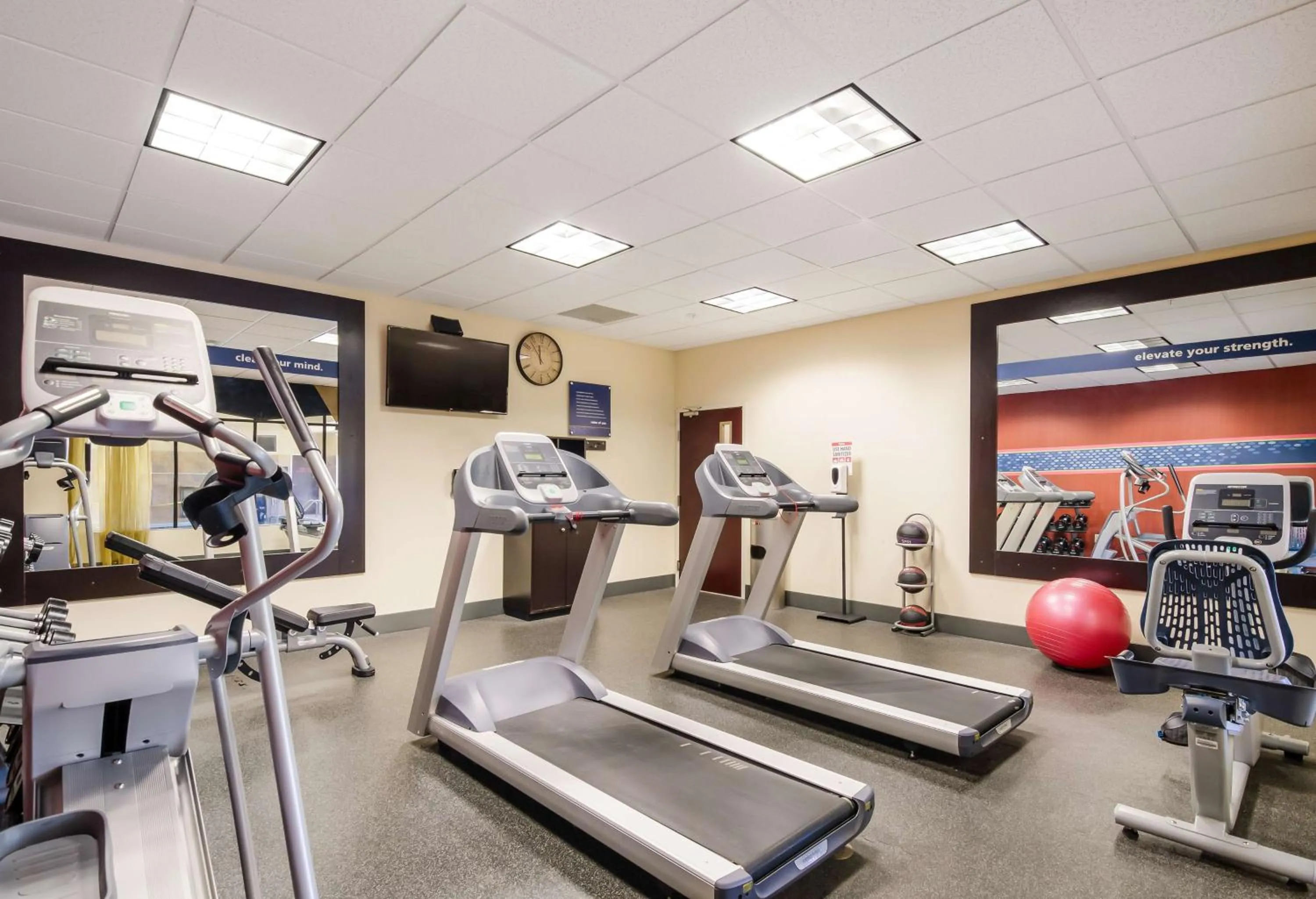Fitness centre/facilities in Hampton Inn Galax
