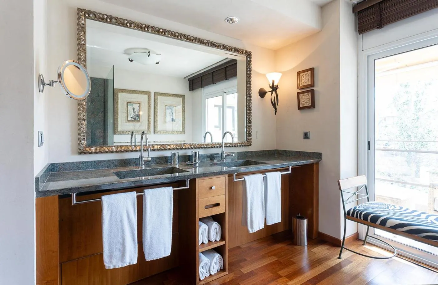 Hot Tub in Suites del Mar Fenals Apartments