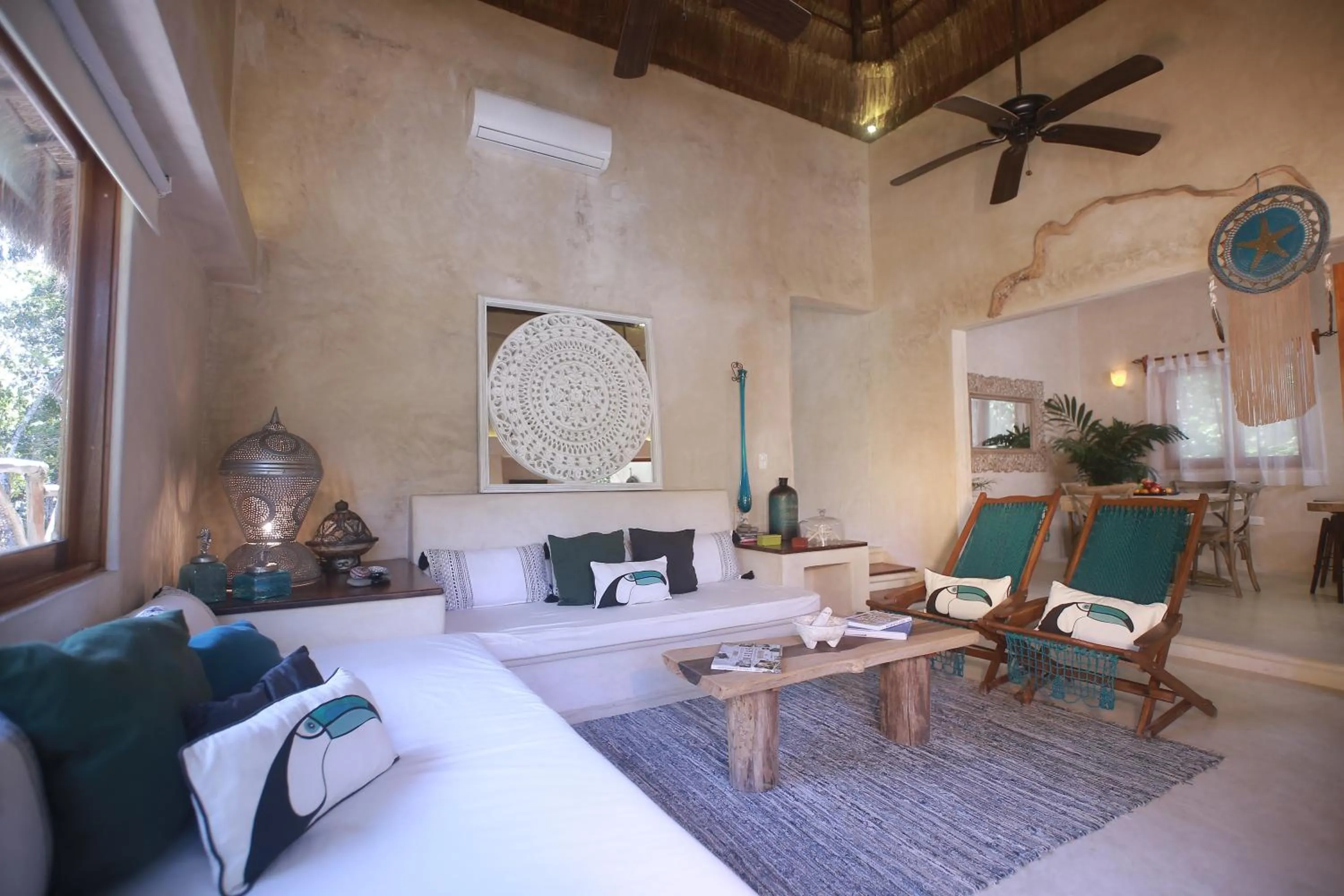 Living room in Cachito de Cielo Luxury Jungle Lodge