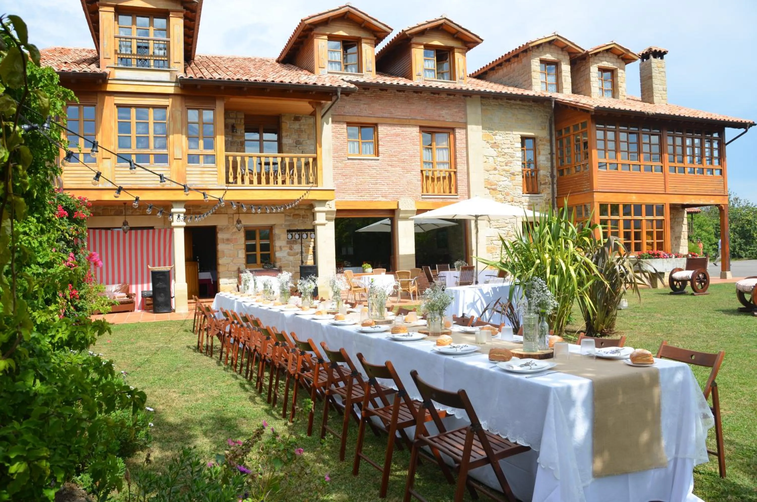 Property building in Hotel Casona De Tresali