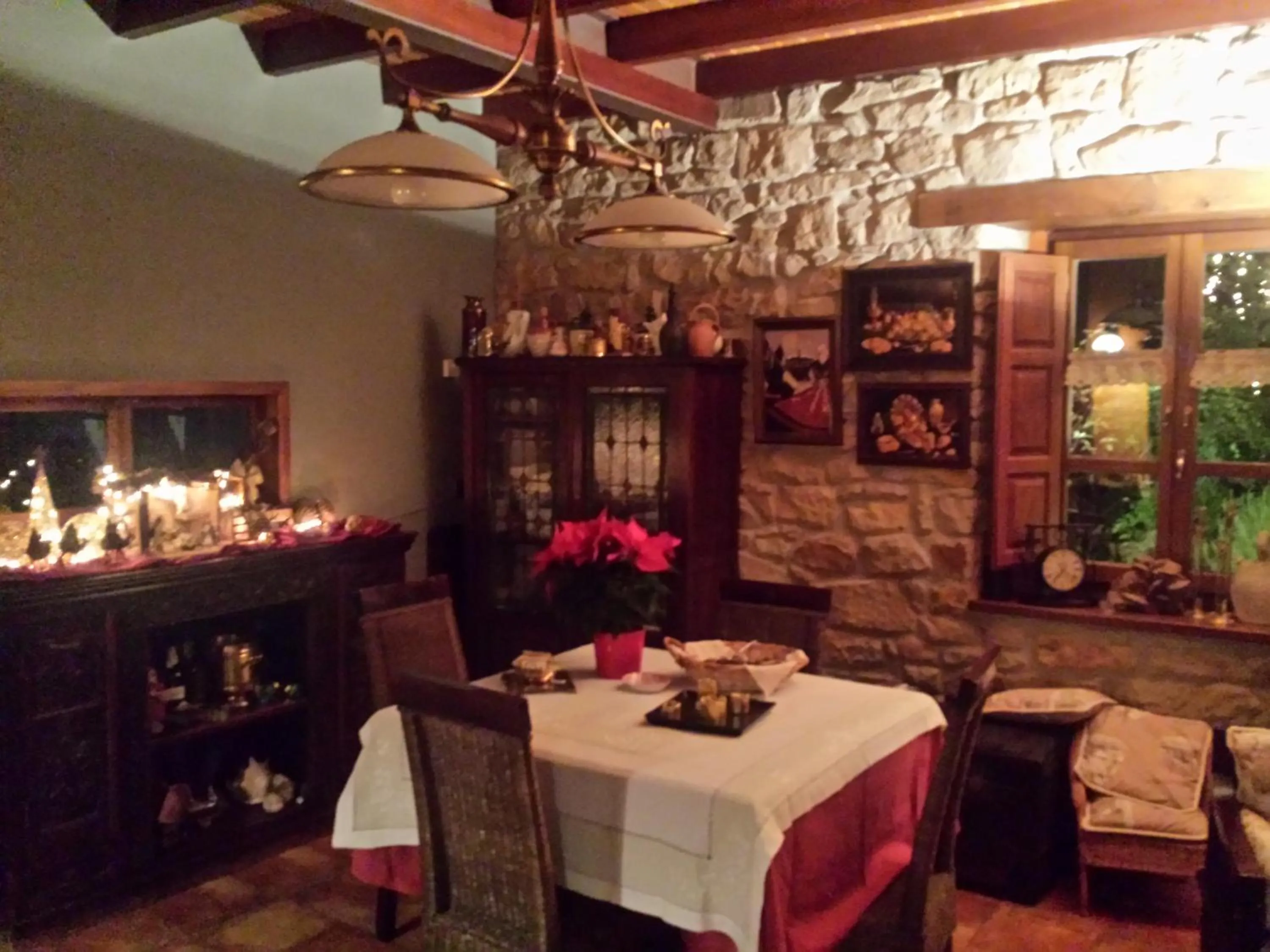 Restaurant/places to eat in Hotel Casona De Tresali