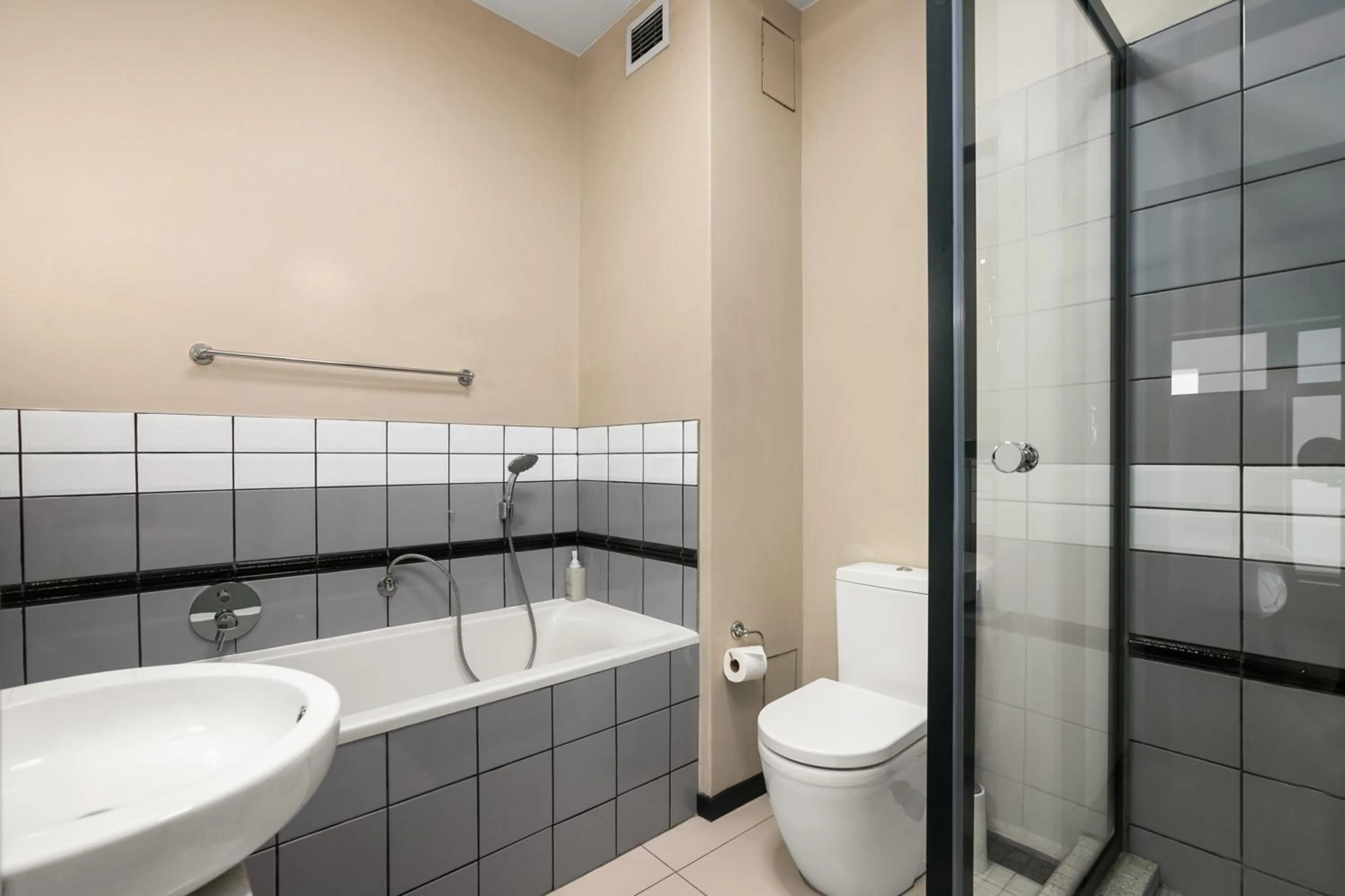 Shower in Easy Stay - The Vantage Rosebank