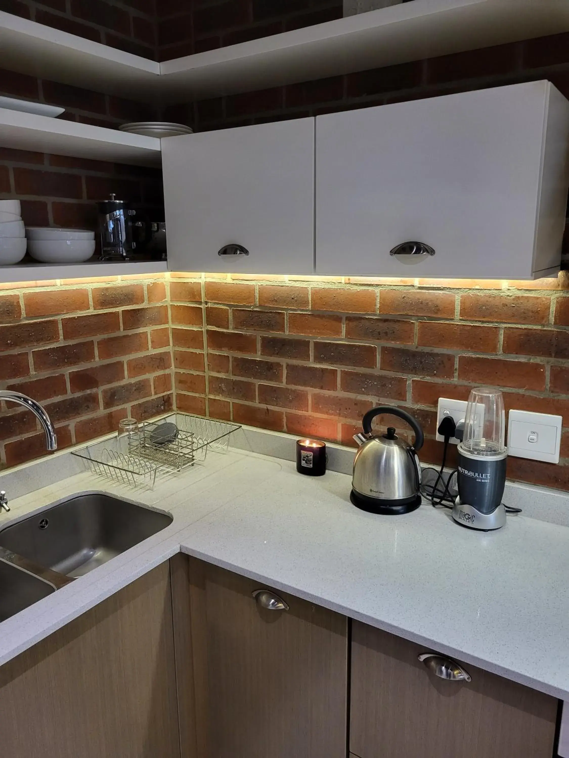 Apartment with Balcony in Easy Stay - The Vantage Rosebank Apartment with Balcony in Easy Stay - The Vantage Rosebank