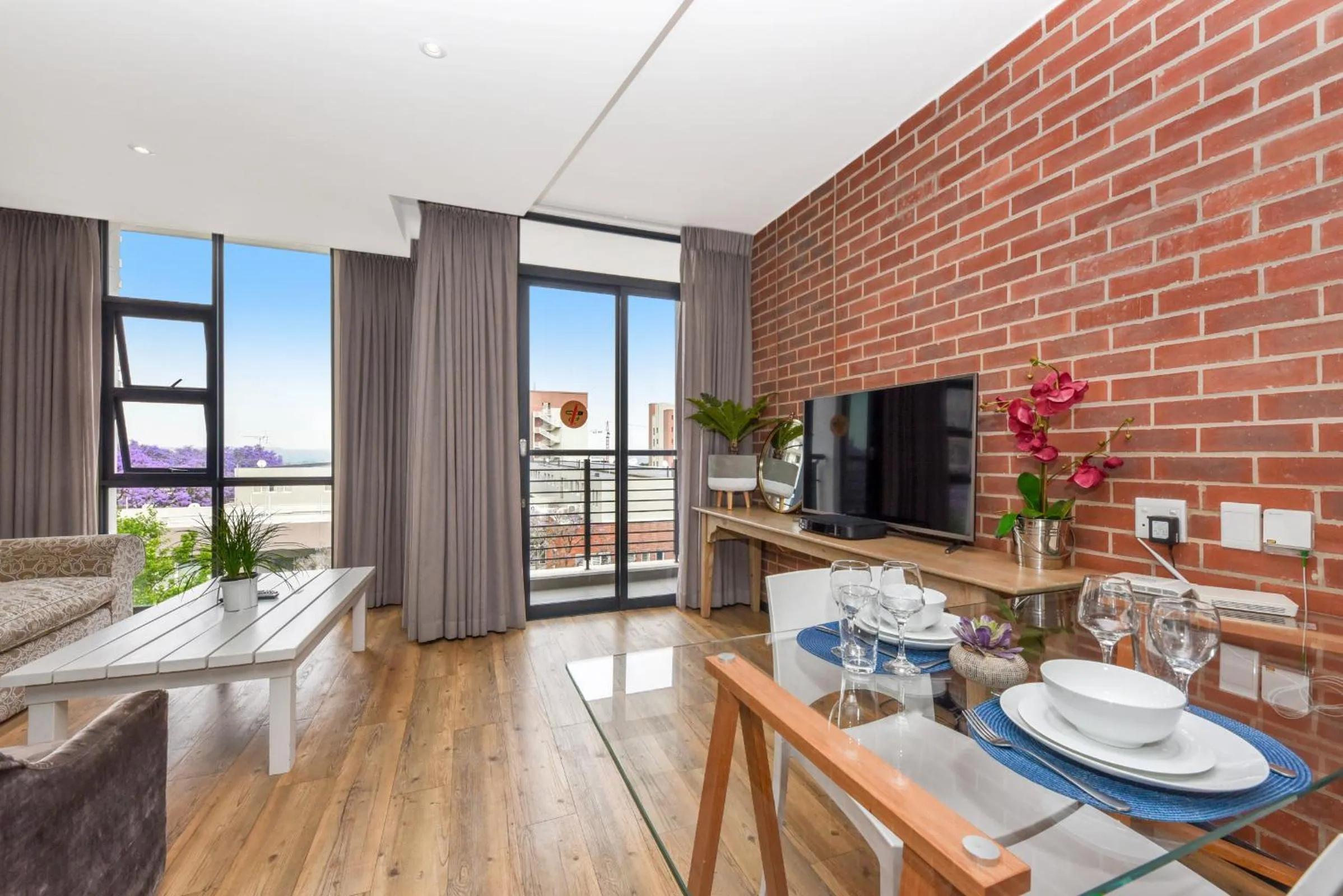 Communal lounge/ TV room in Easy Stay - The Vantage Rosebank