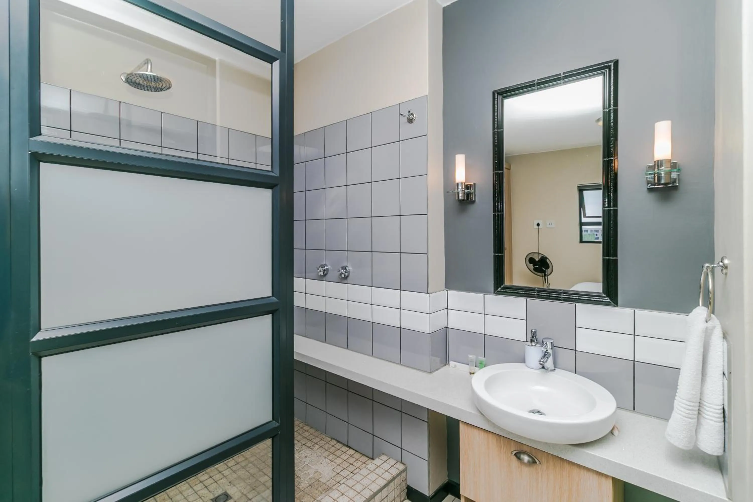 Shower in Easy Stay - The Vantage Rosebank