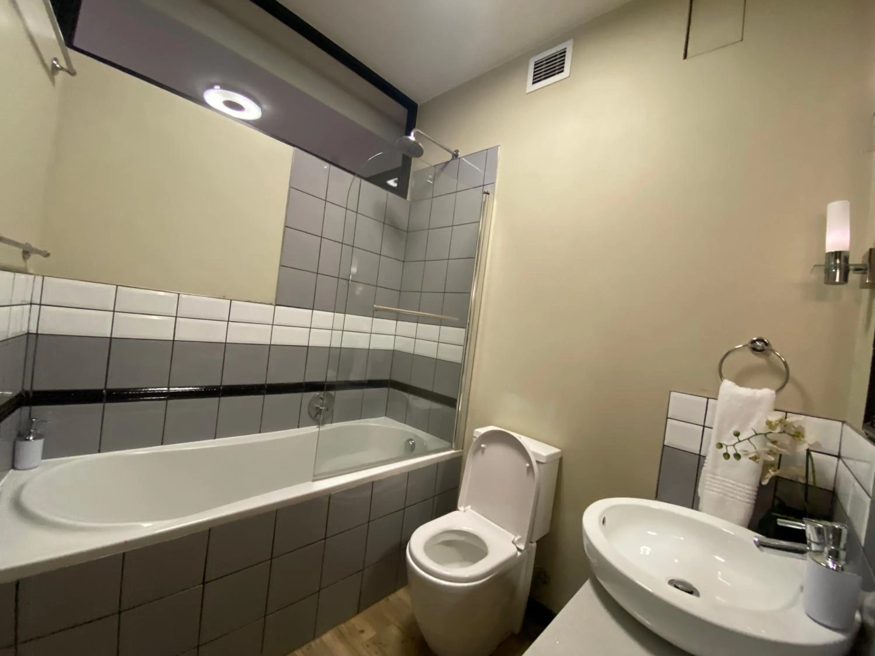 Toilet in Easy Stay - The Vantage Rosebank