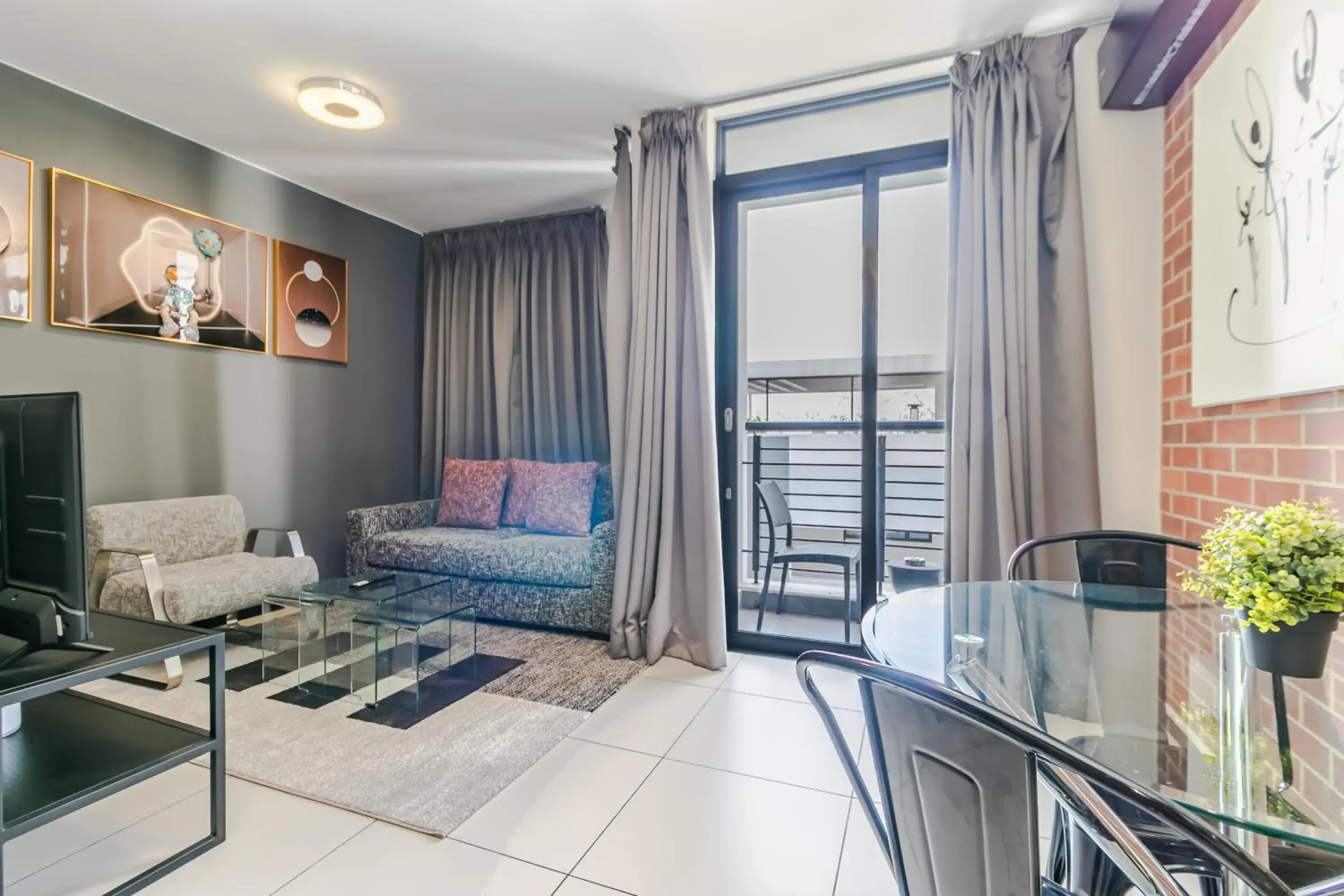 Deluxe 1 bed Studio in Easy Stay - The Vantage Rosebank Deluxe 1 bed Studio in Easy Stay - The Vantage Rosebank
