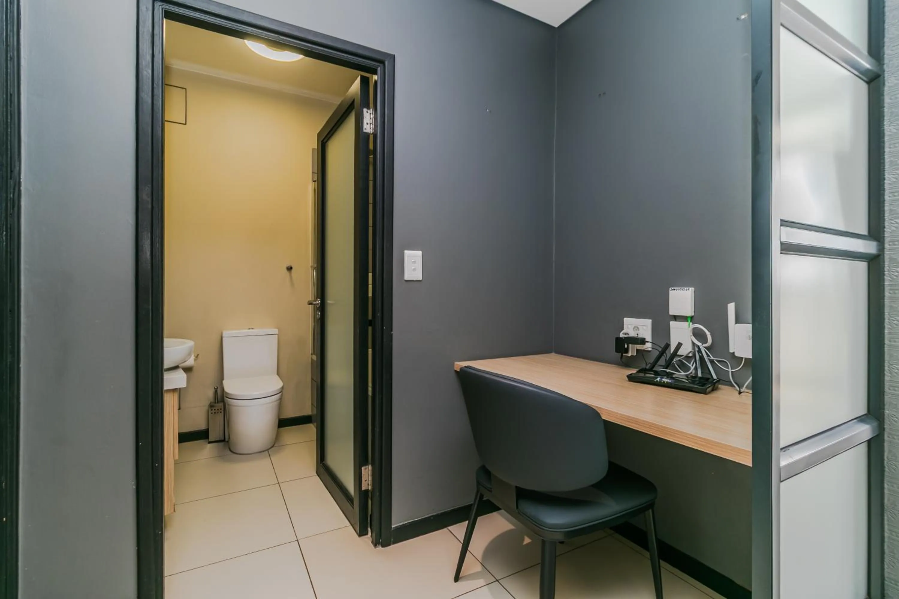 Toilet in Easy Stay - The Vantage Rosebank