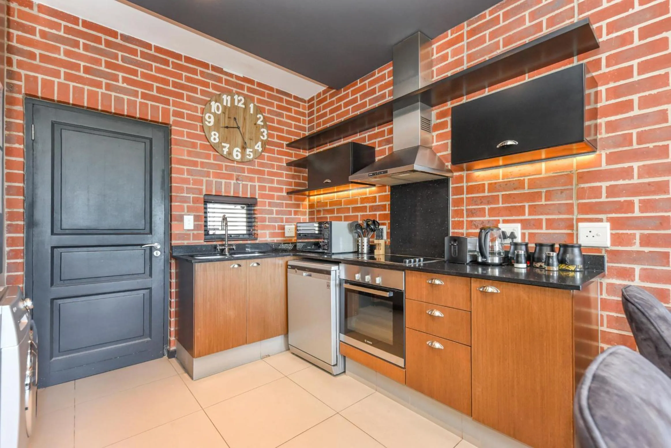 TV and multimedia in Easy Stay - The Vantage Rosebank