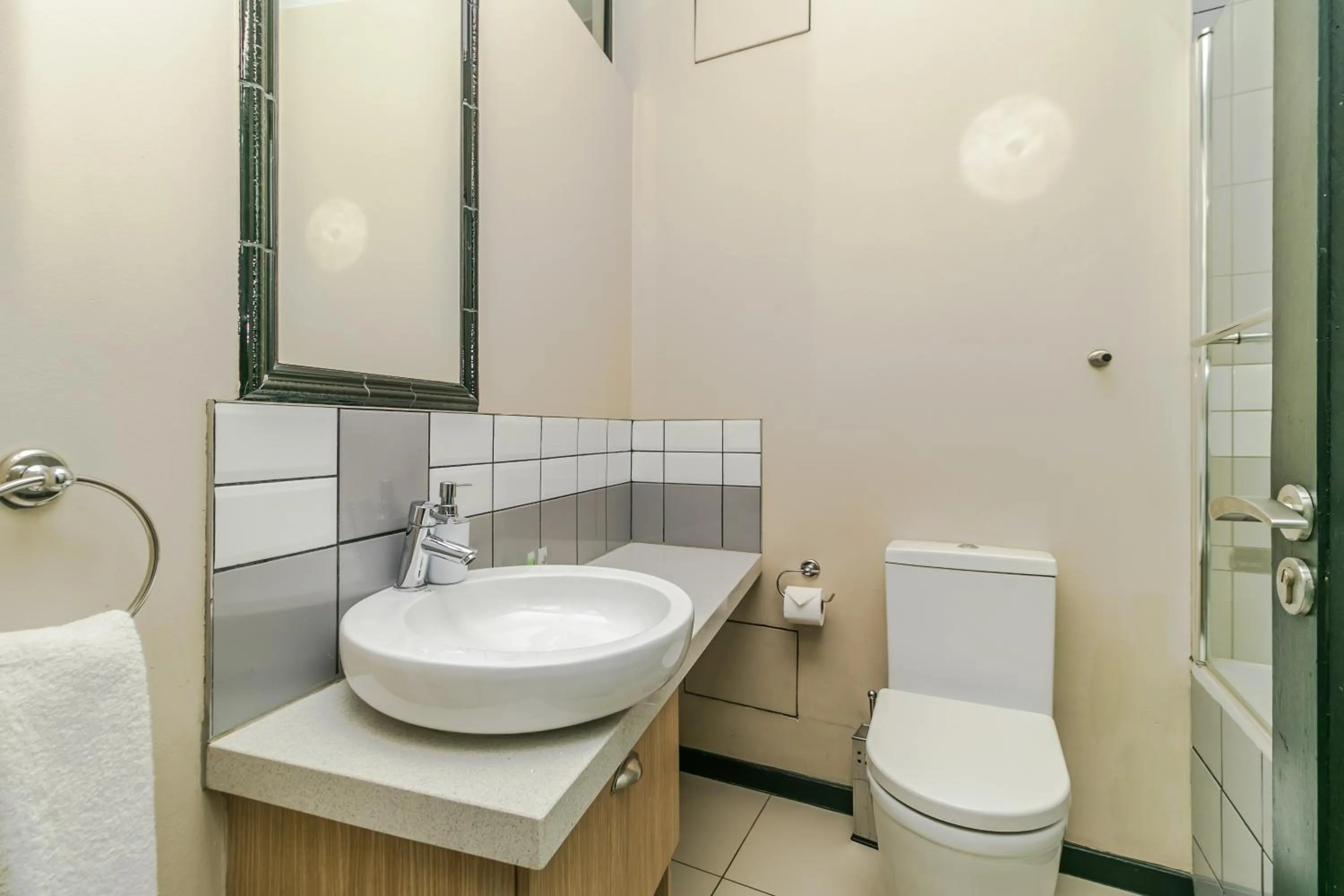 Shower in Easy Stay - The Vantage Rosebank